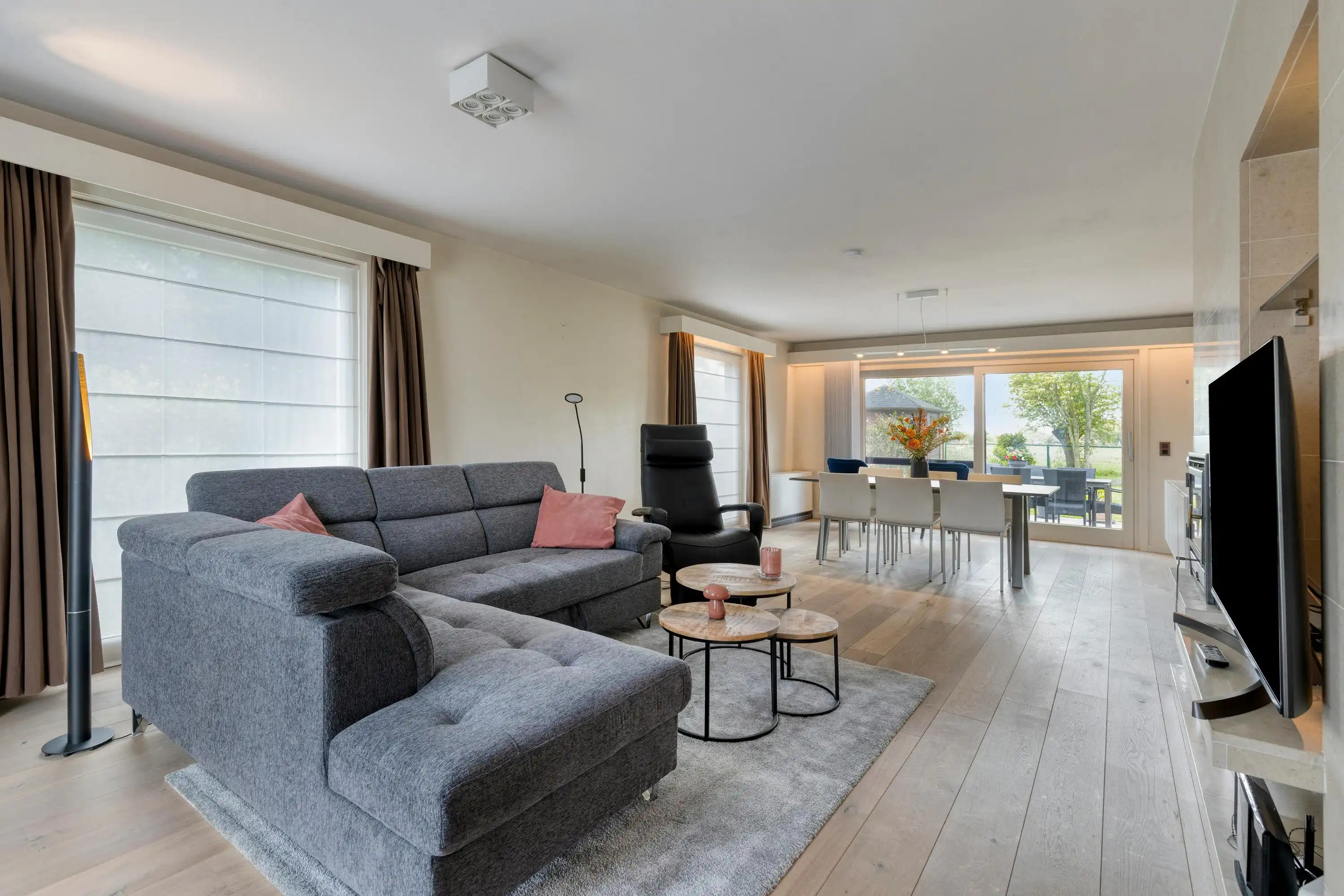 Woning met 4 slaapkamers en mooie vergezichten! foto 3