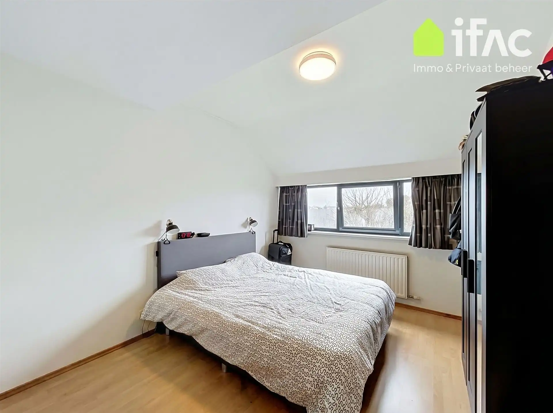 Moderne duplex met 3 slaapkmrs leuk terras en dubbele garage foto 10