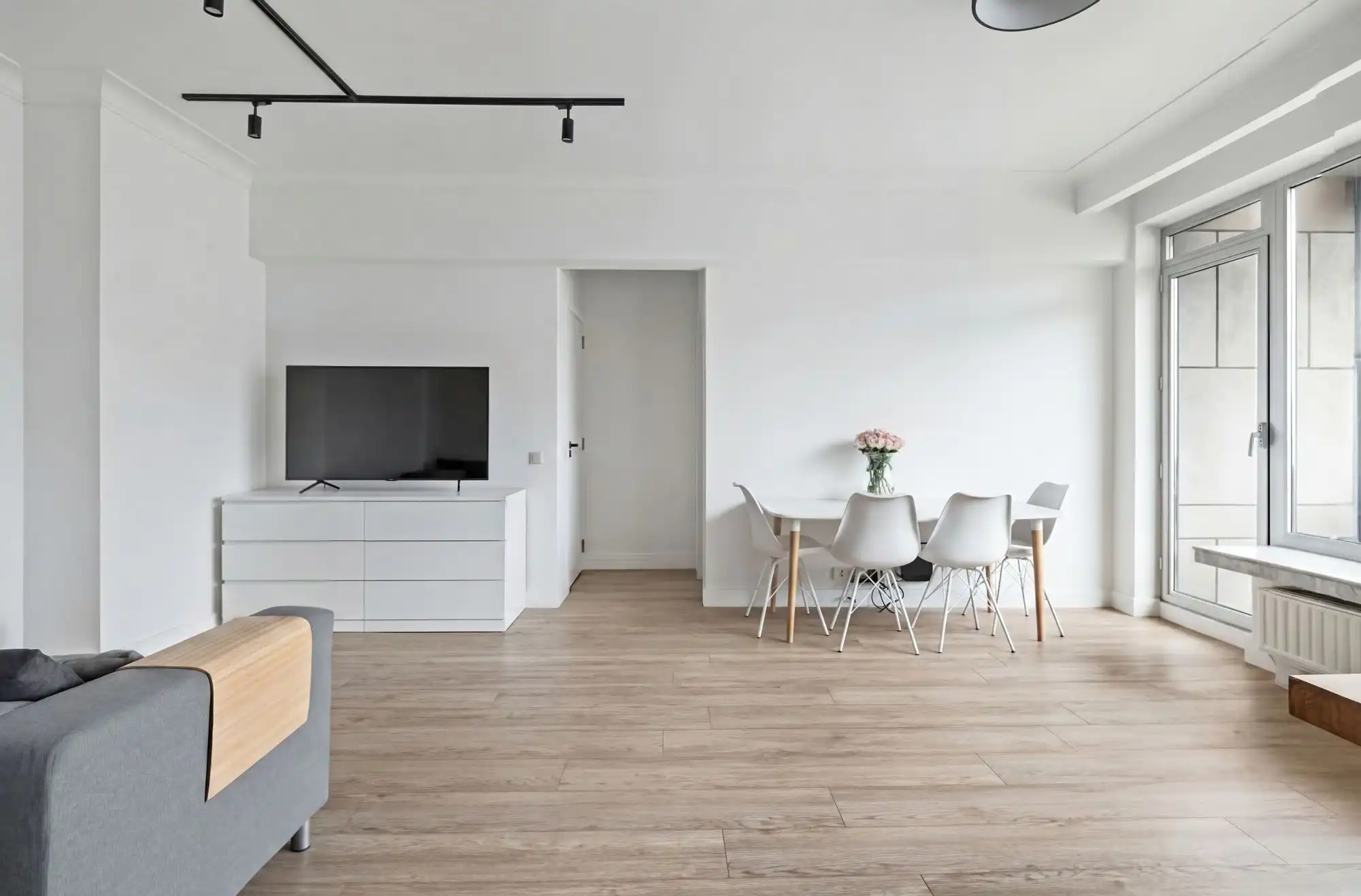 Modern vernieuwd 1-slpk appartement met frisse uitstraling foto 8