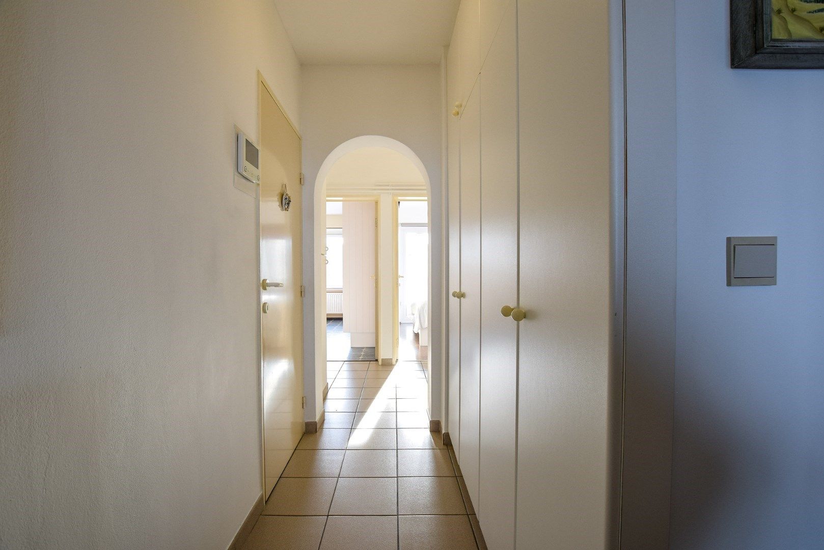 INSTAPKLAAR appartement (88m²) met FRONTAAL ZEEZICHT en 2/3 slaapkamer op de zeedijk te Koksijde-Bad. foto 11