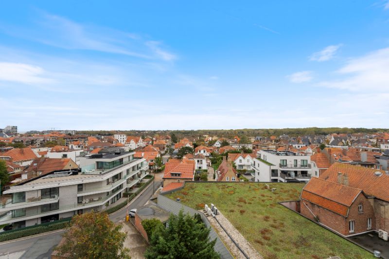 STIJLVOL EN HEDENDAAGS 3-SLAAPKAMERAPPARTMENT MET HOOGWAARDIE AFWERKING MET ZICHT OVER DE DUMONT WIJK EN ZEEZICHT foto 14
