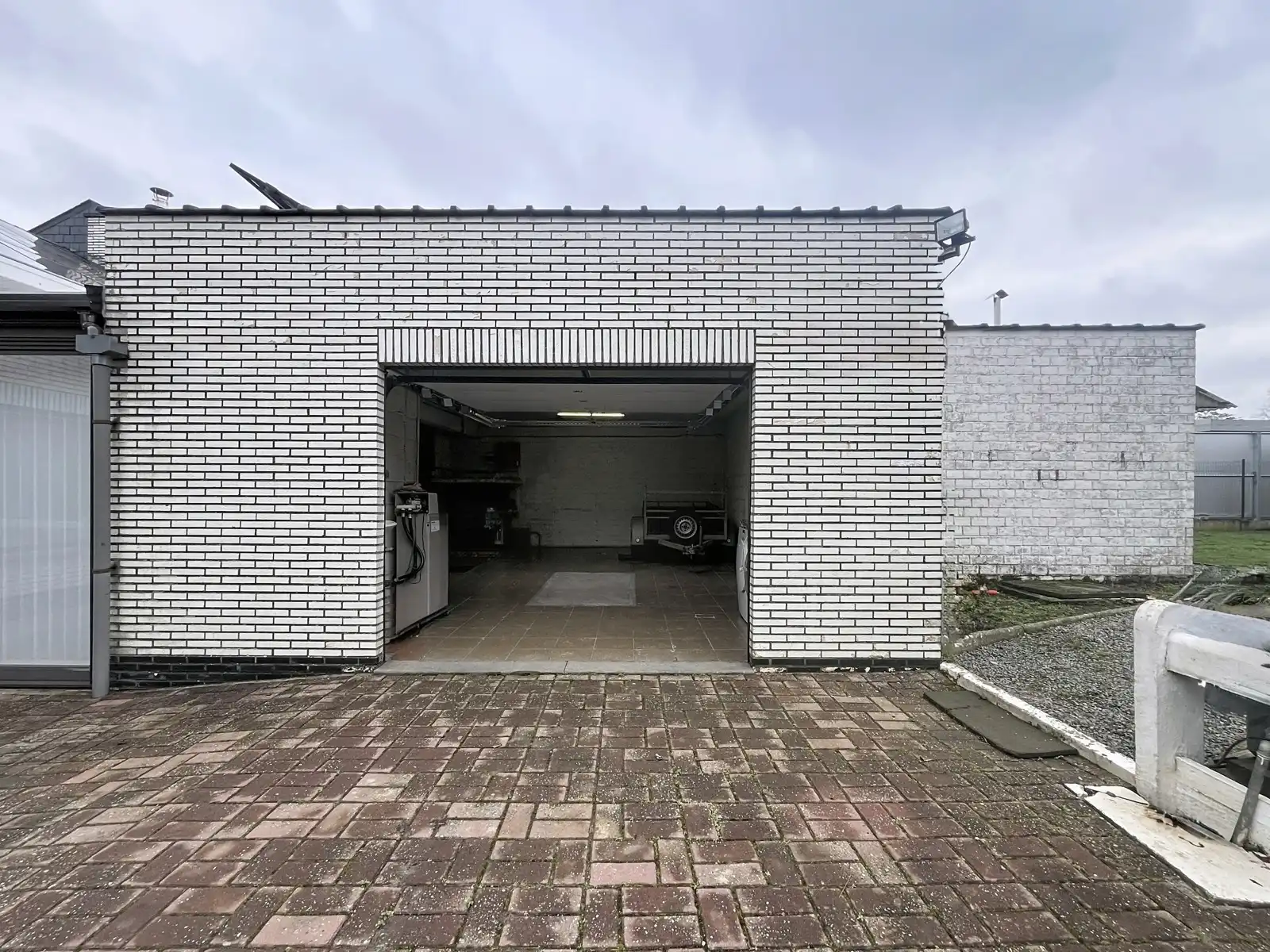 Rustig gelegen, halfopen Bungalow met veel potentieel! foto 15