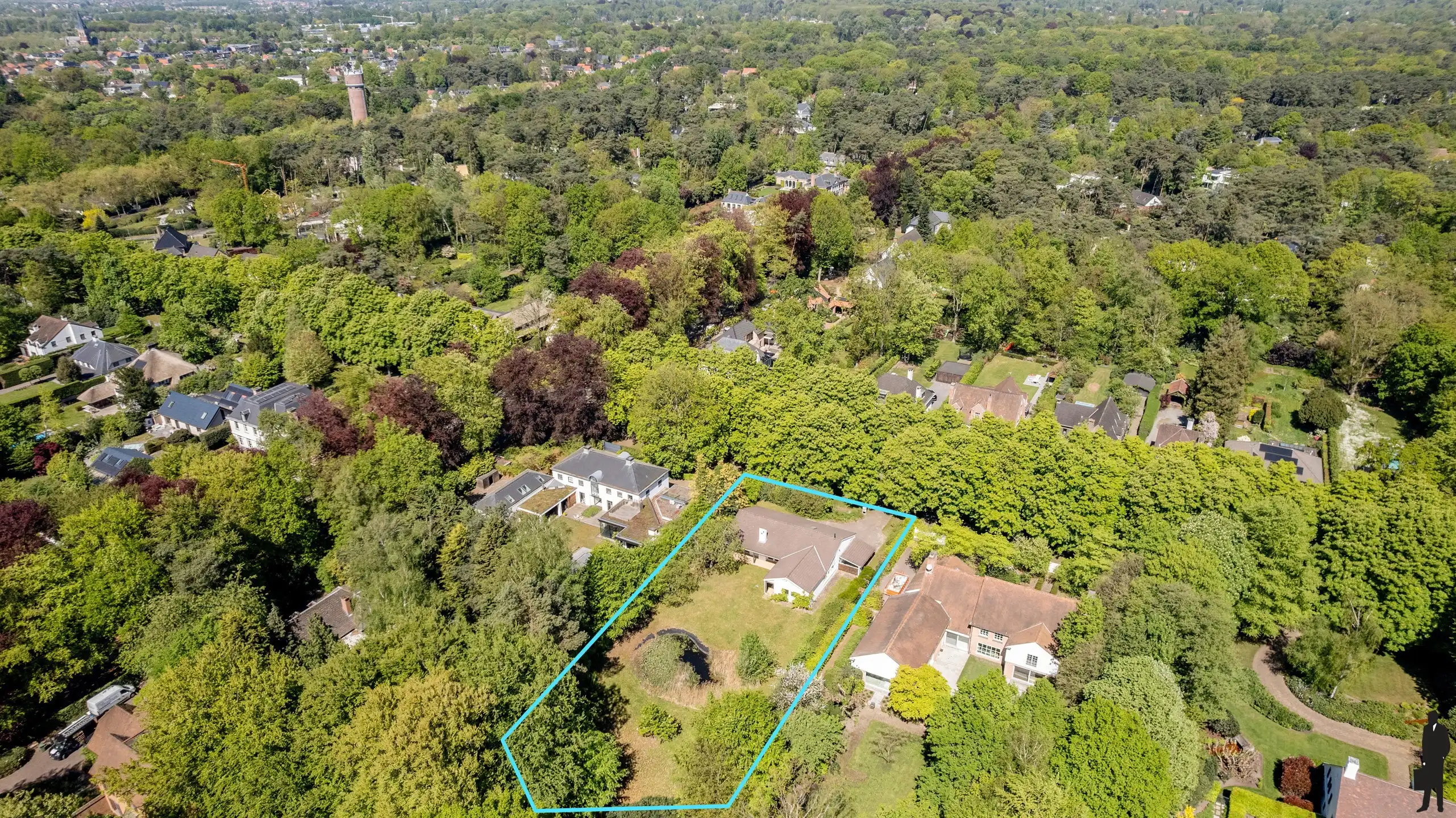 Een volledig te renoveren gelijkvloerse villa (heden kantoor) op ca. 2.438 m² foto 19