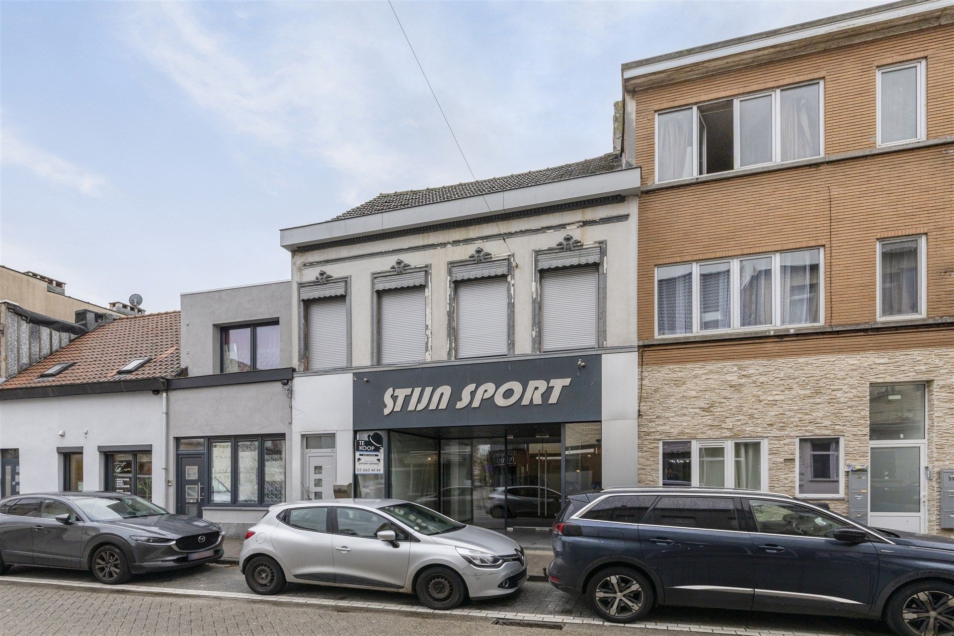 Gerenoveerd handelshuis met 4 tot 6 slaapkamers en zonnige tuin. foto 2