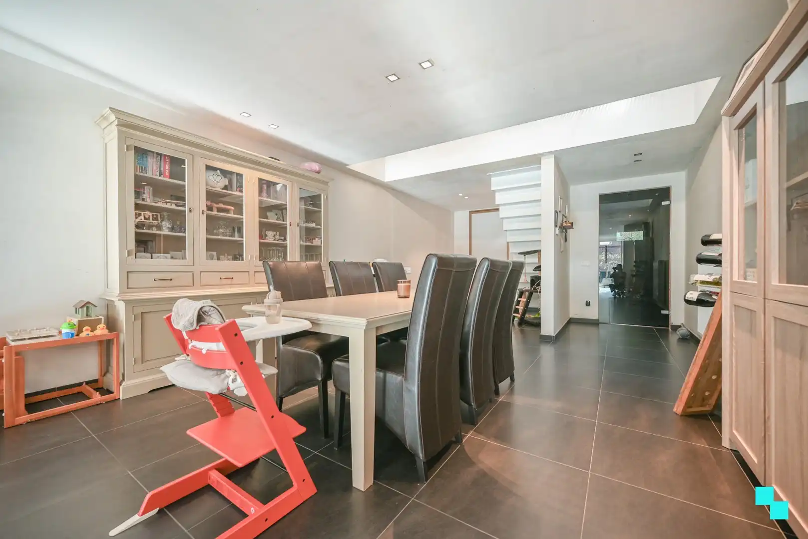 Compleet gerenoveerde ééngezinswoning met 3 slaapkamers en gezellige tuin foto 6