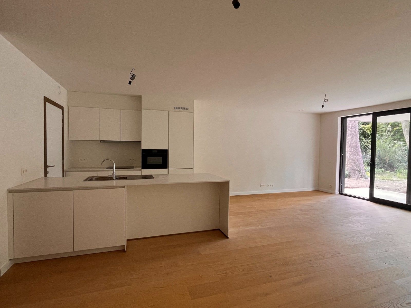 Luxueus gelijksvloerappartement te huur ! foto 3