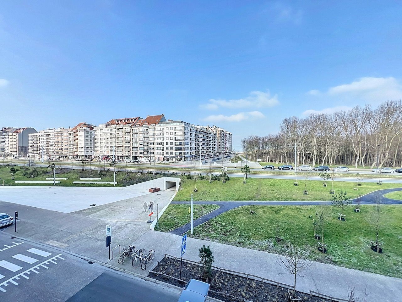 Lichtrijk appartement met weids uitzicht aan de Knokkestraat foto 8