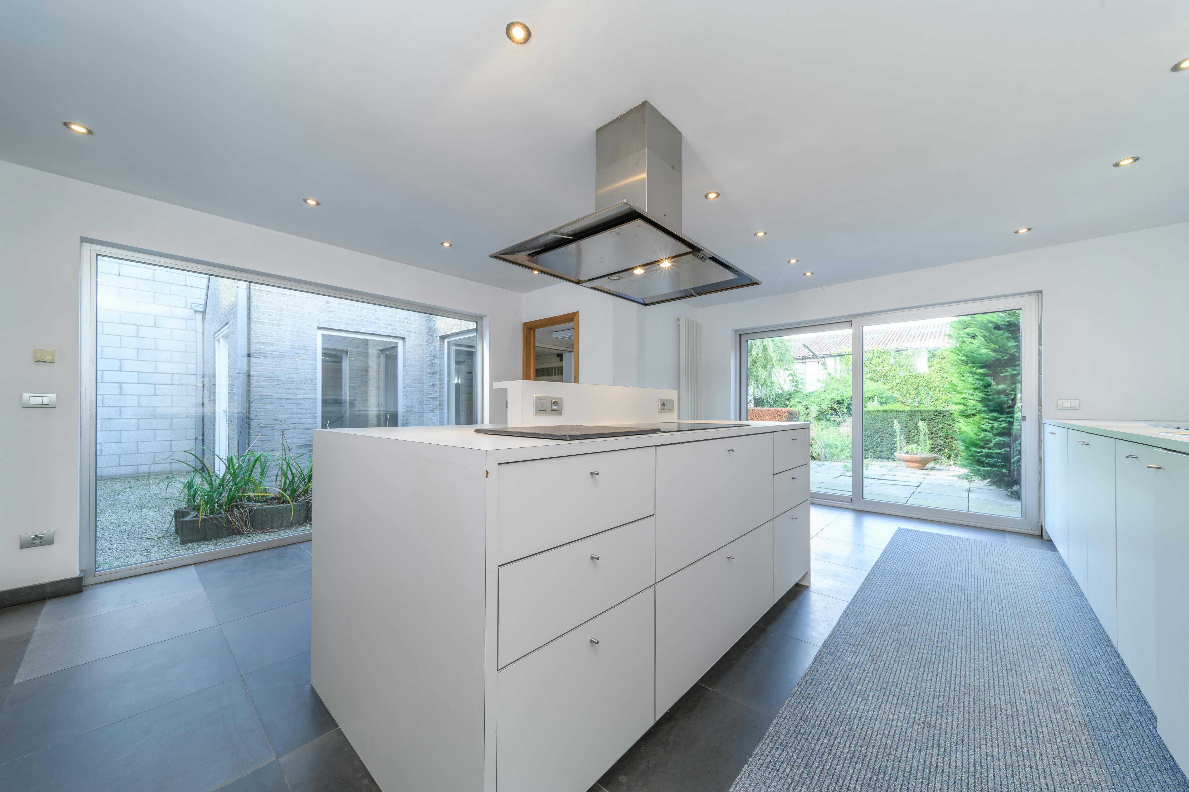 Ruime woning met 3 slaapkamers te Reninge. foto 5