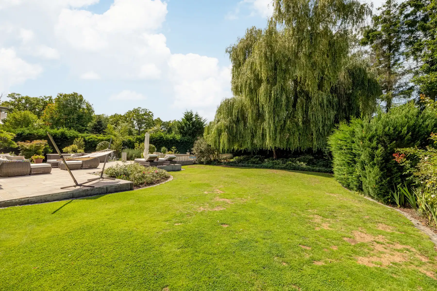 Exclusieve laagbouwvilla met binnen-en buitenzwembad foto 26