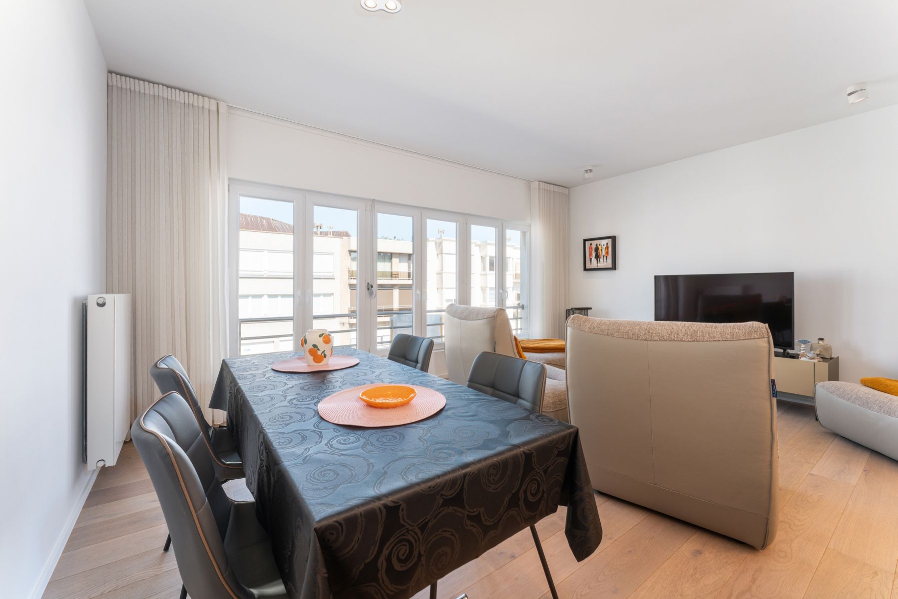 Prachtig vernieuwd appartement vlakbij centrum en strand foto 4