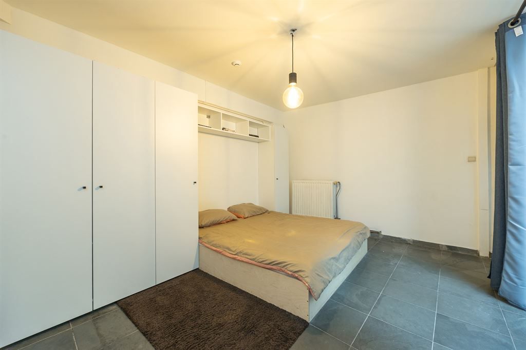 Karaktervol appartement met stadskoer foto 9