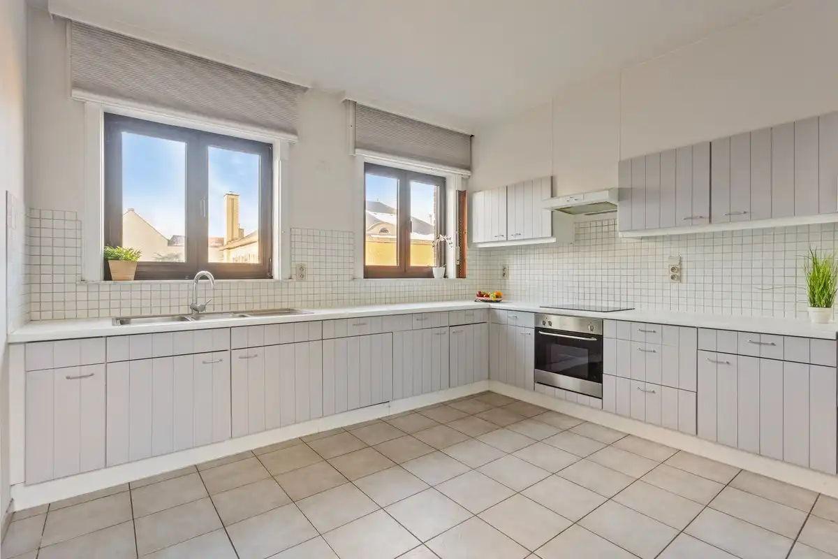 Ruime woning met 3 slaapkamers! foto 2