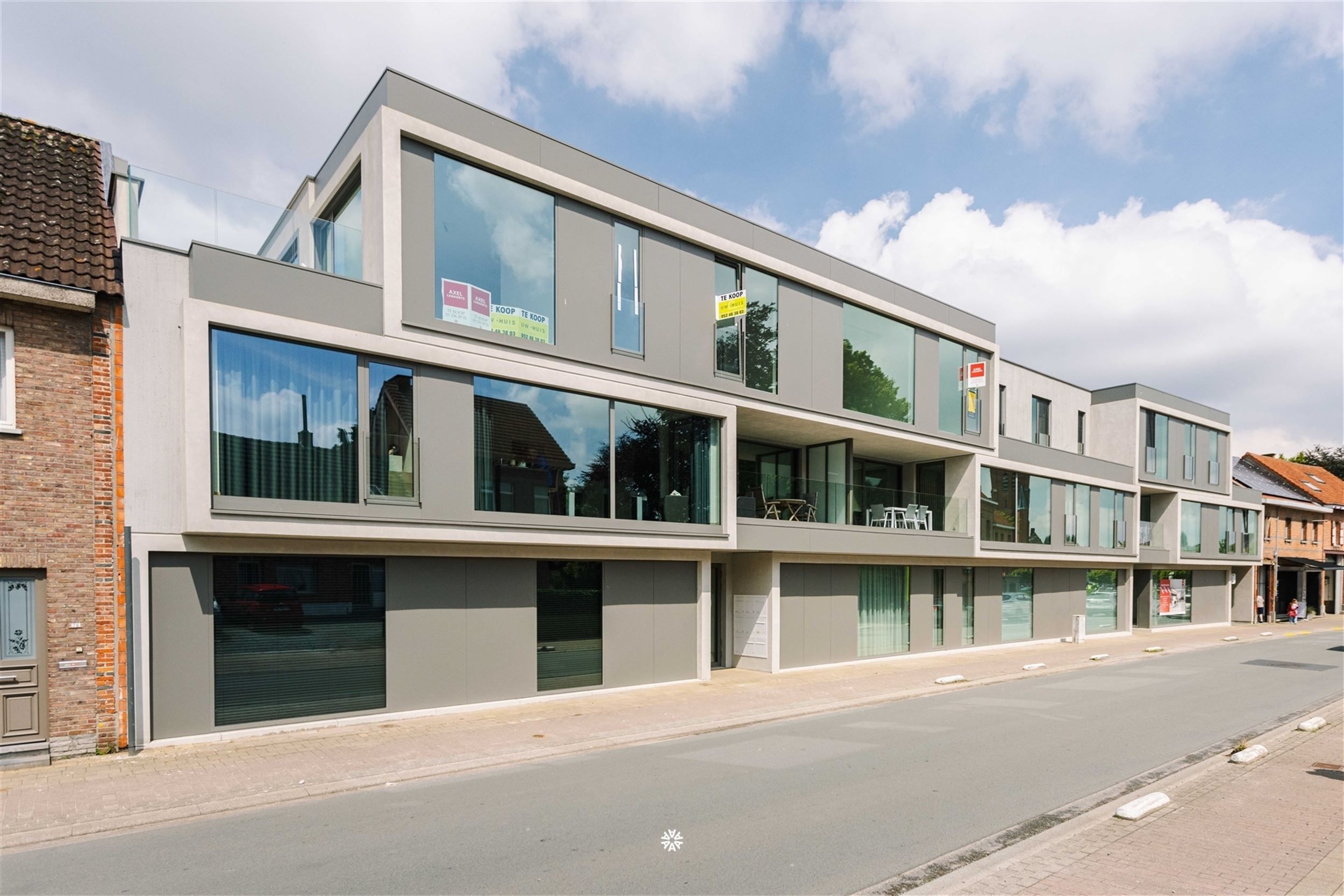 Prachtig dakappartement met 2 slaapkamers en 2 zuidgerichte terrassen foto 2