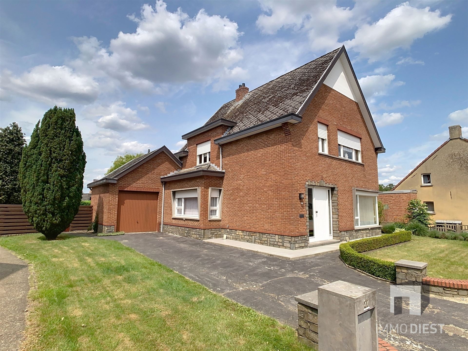 Hoofdfoto van de publicatie: Charmante stevige woning met 3 slaapkamers en mooi tuintje