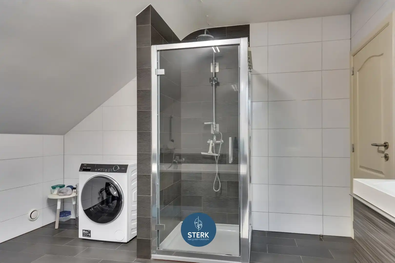 INSTAPKLAAR DUPLEX-APPARTEMENT MET 3 SLPKS IN HET GEZELLIGE LEUT ! foto 13