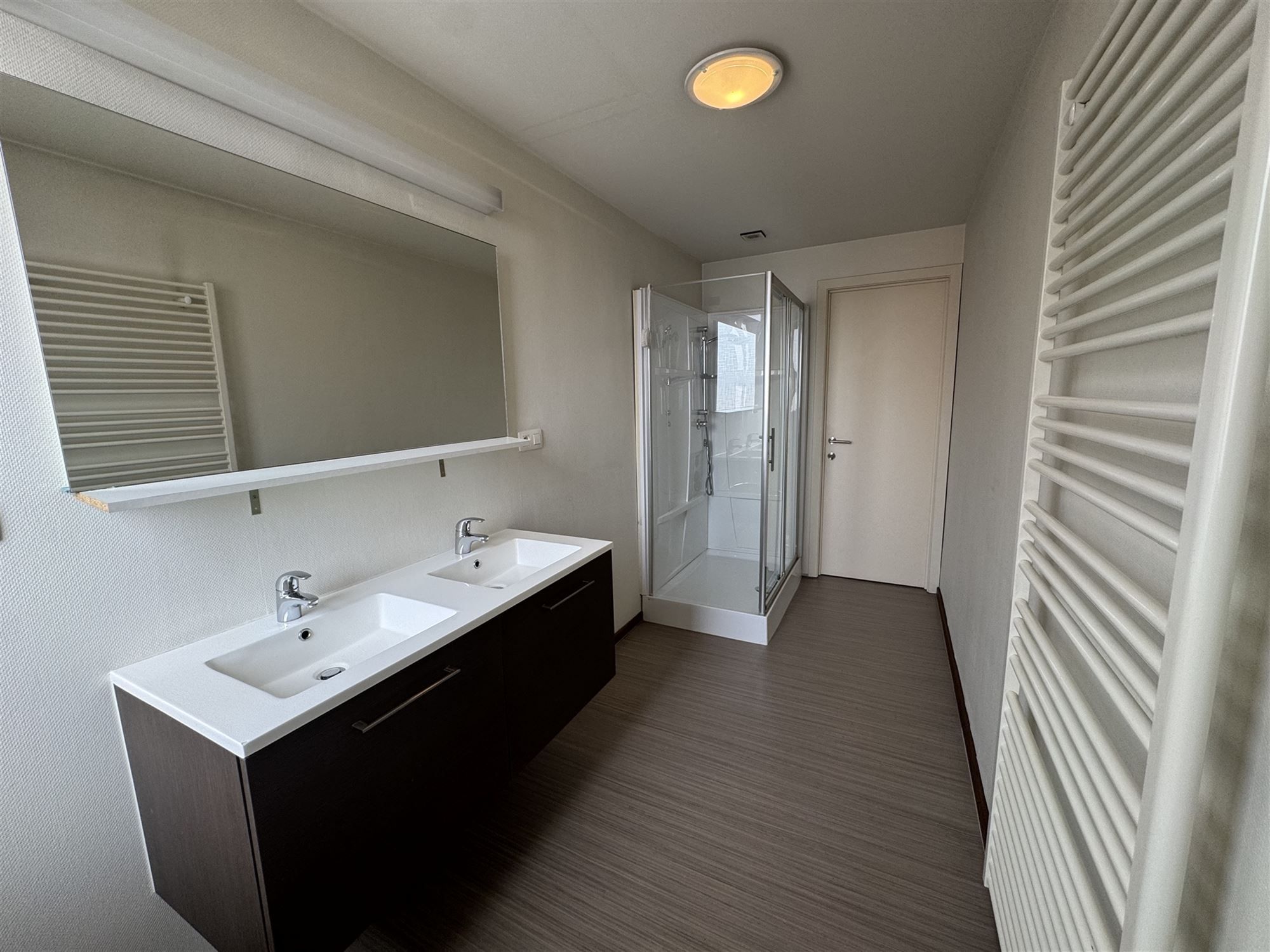PERFECT ONDERHOUDEN RUIM APPARTEMENT (138M²) MET 3 SLAAPKAMERS EN 2 TERRASSEN TE BERINGEN foto 10