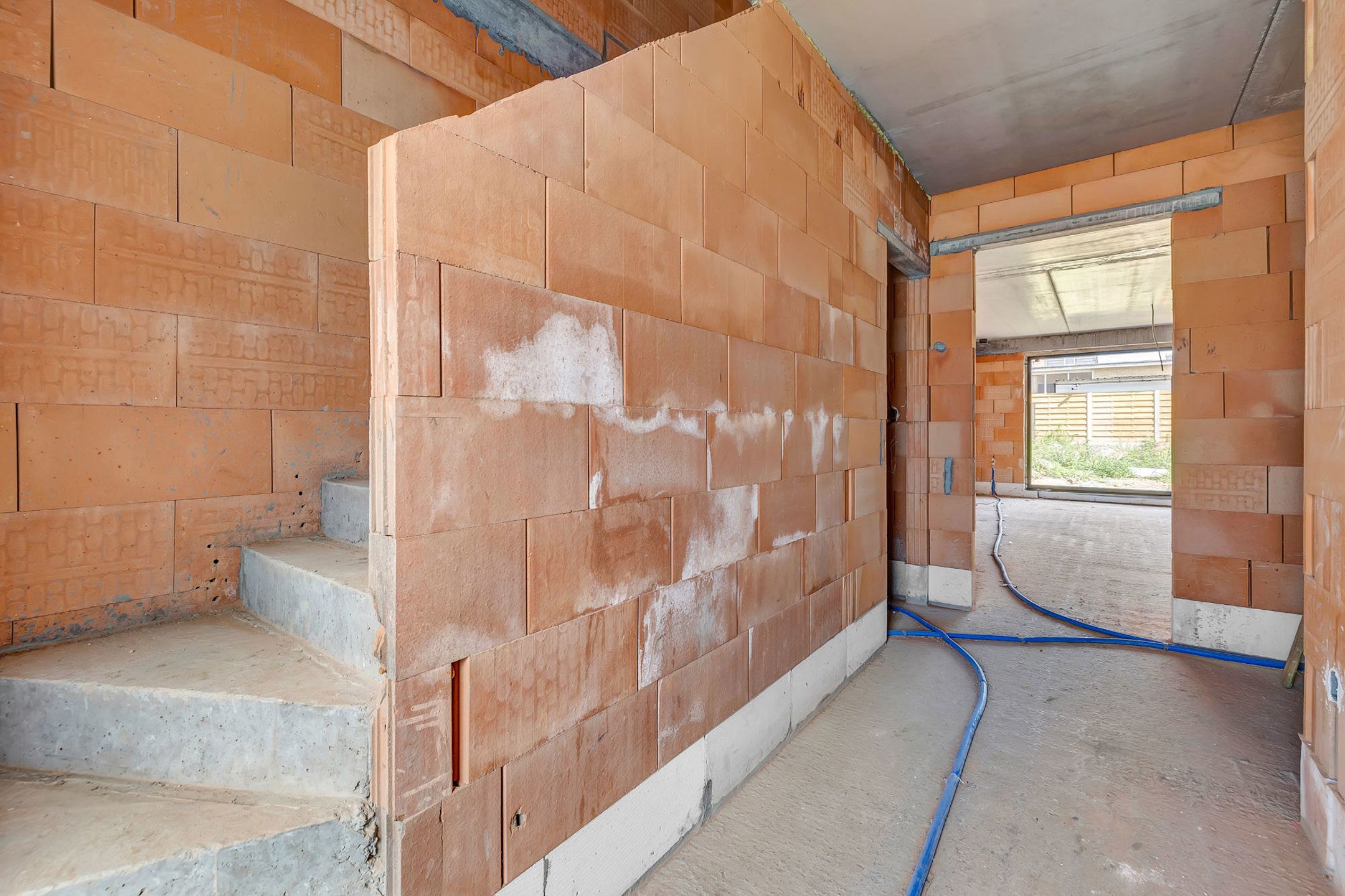 Ruime, volledig afgewerkte nieuwbouwwoning te Denderhoutem foto 2