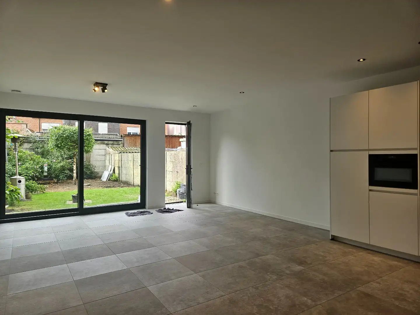Nieuwbouwwoning met 3 slaapkamers en tuin in het centrum van Mol! foto 2