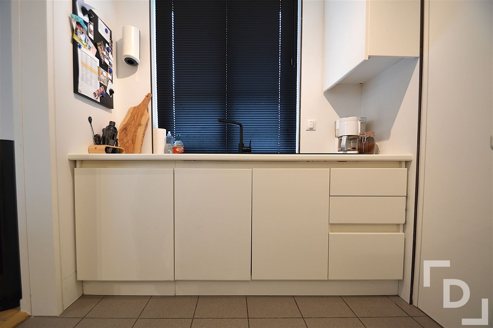 Prachtig gerenoveerd appartement met garage te huur op centrale locatie te Ieper foto 17