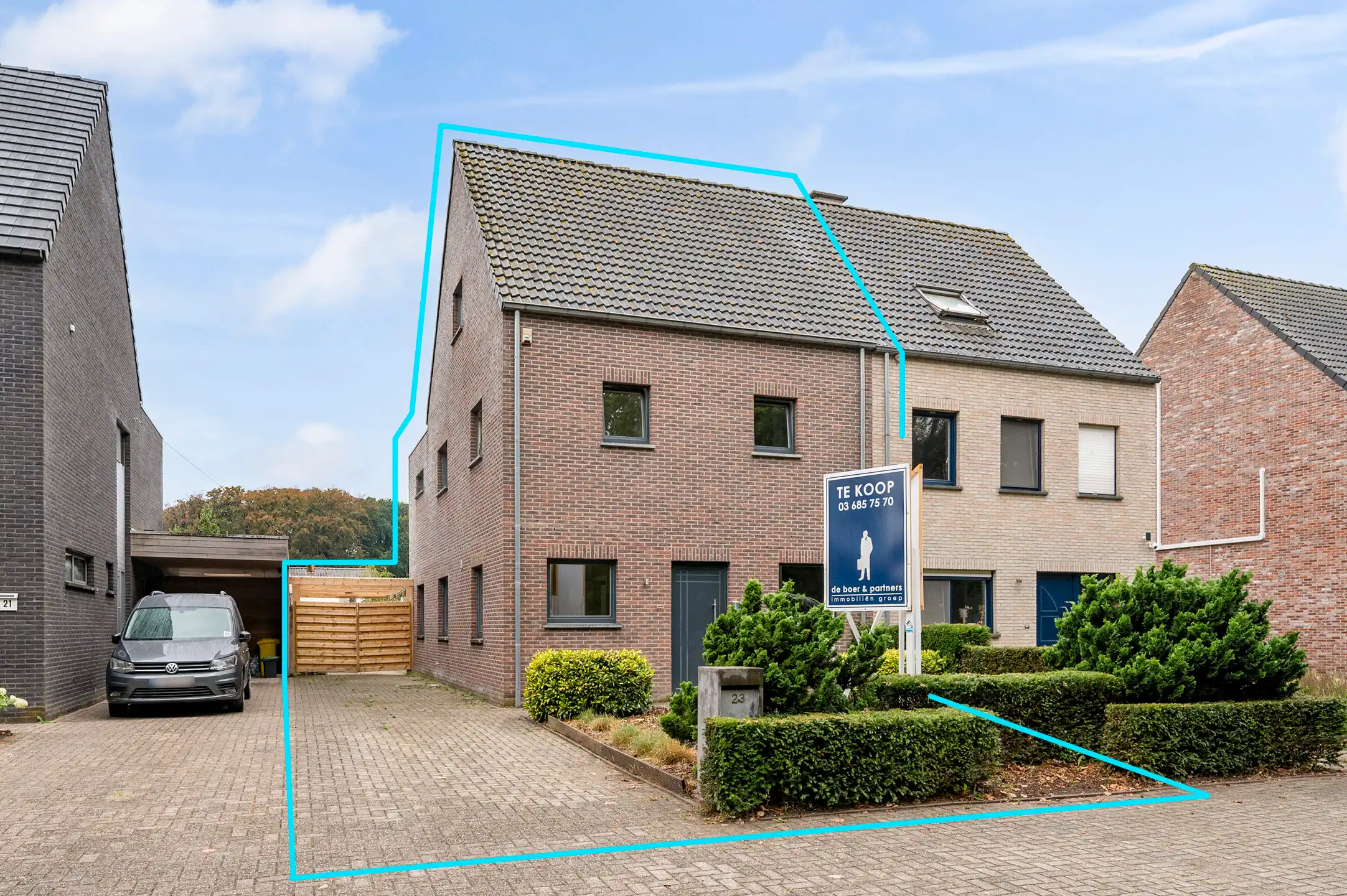 Ruime en lichtrijke gezinswoning met 3 slaapkamers, dressing bureau en aangename tuin foto {{pictureIndex}}