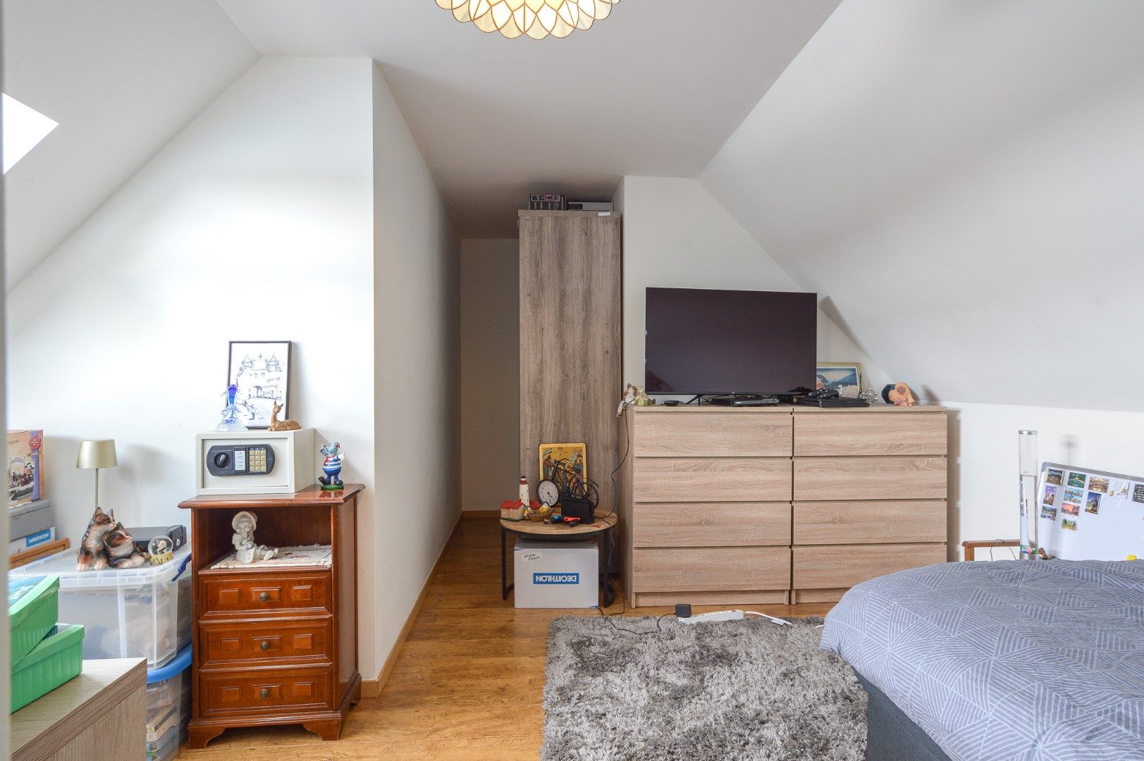 Ruim appartement met 3 slaapkamers en garagebox te huur centrum Veldegem foto 13