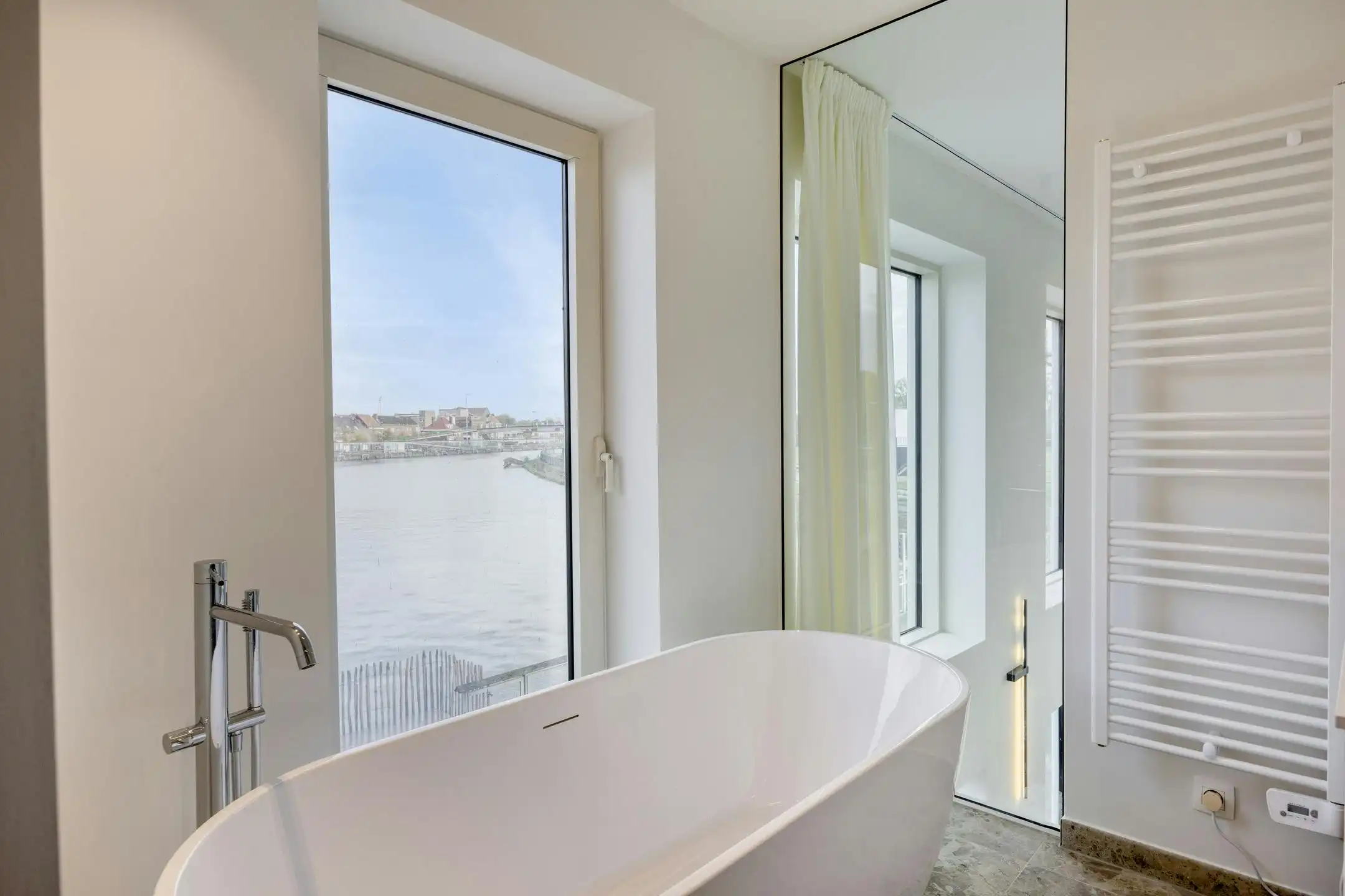 Duplex appartement met 3 slaapkamers aan het water te koop!  foto 13