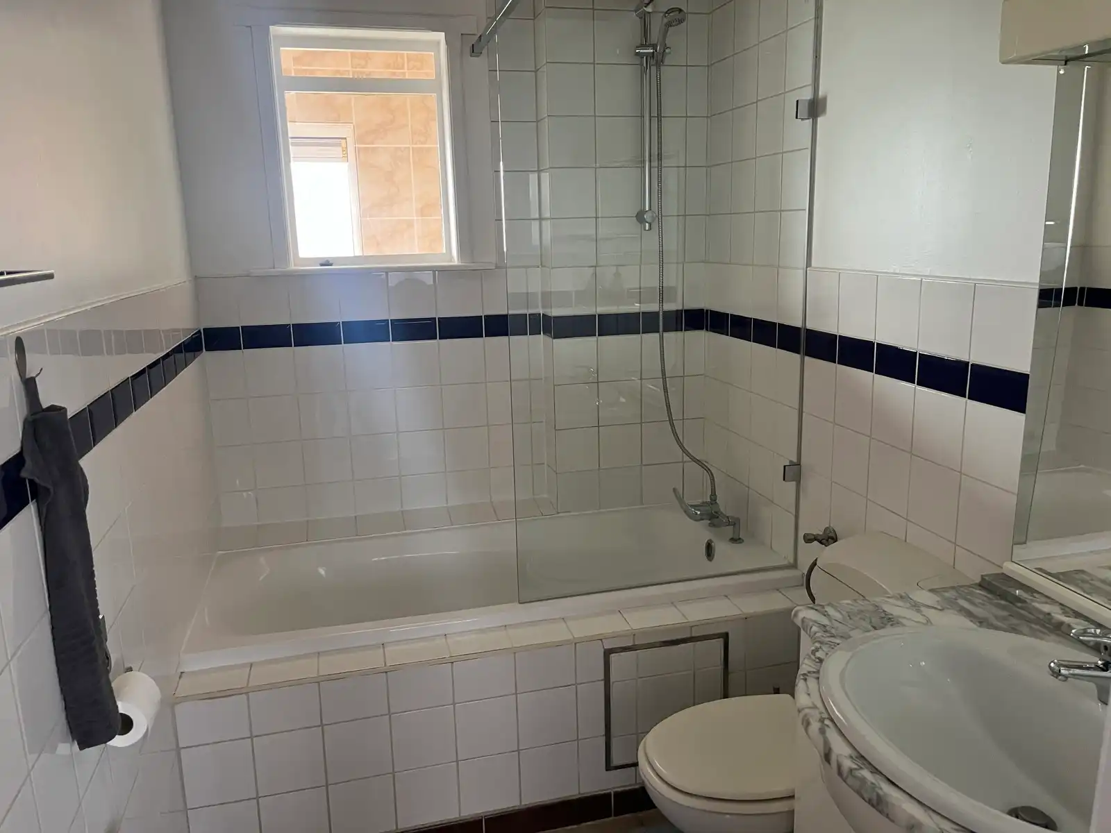 Appartement met ruime garage nabij centrum foto 7