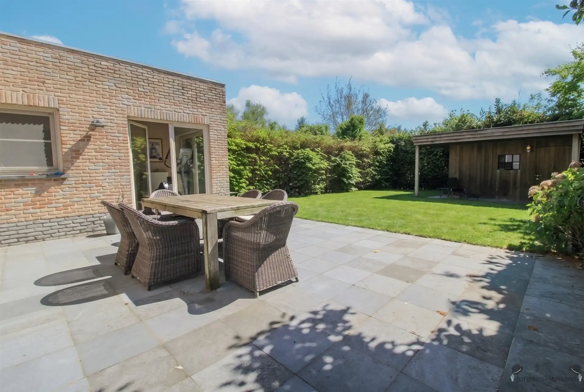Ruime woning met 3 slpks, tuin en tuinberging foto 24