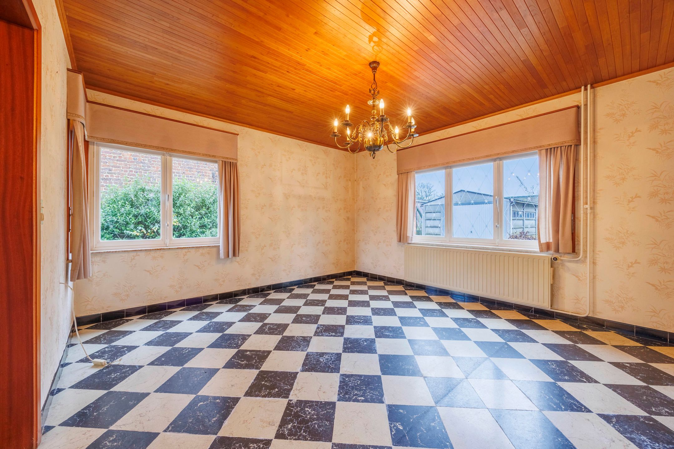 Te renoveren vrijstaande woning foto 6