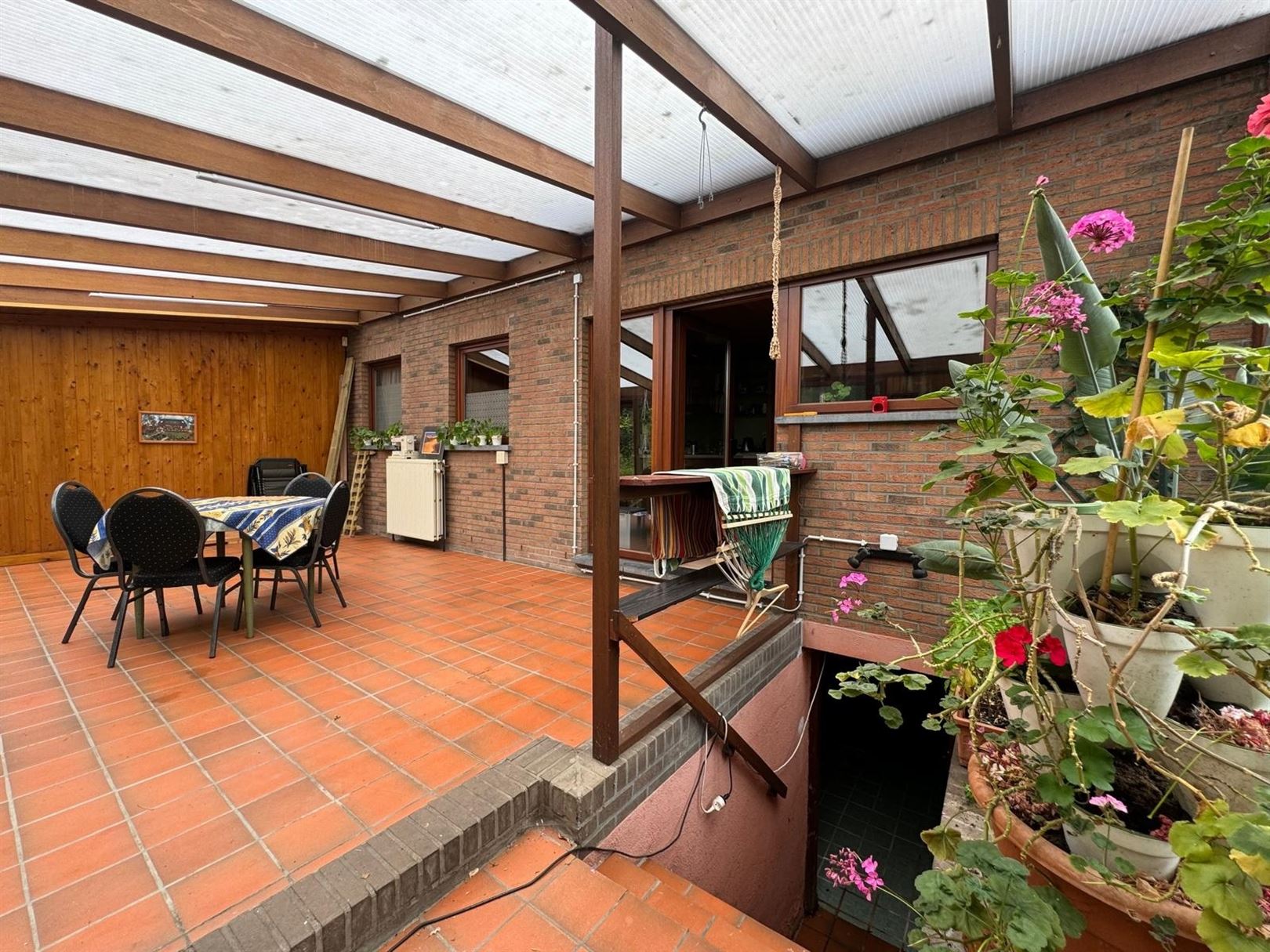 Karaktervolle half open villa met grote tuin 1.189m² in een rustige straat. foto 12