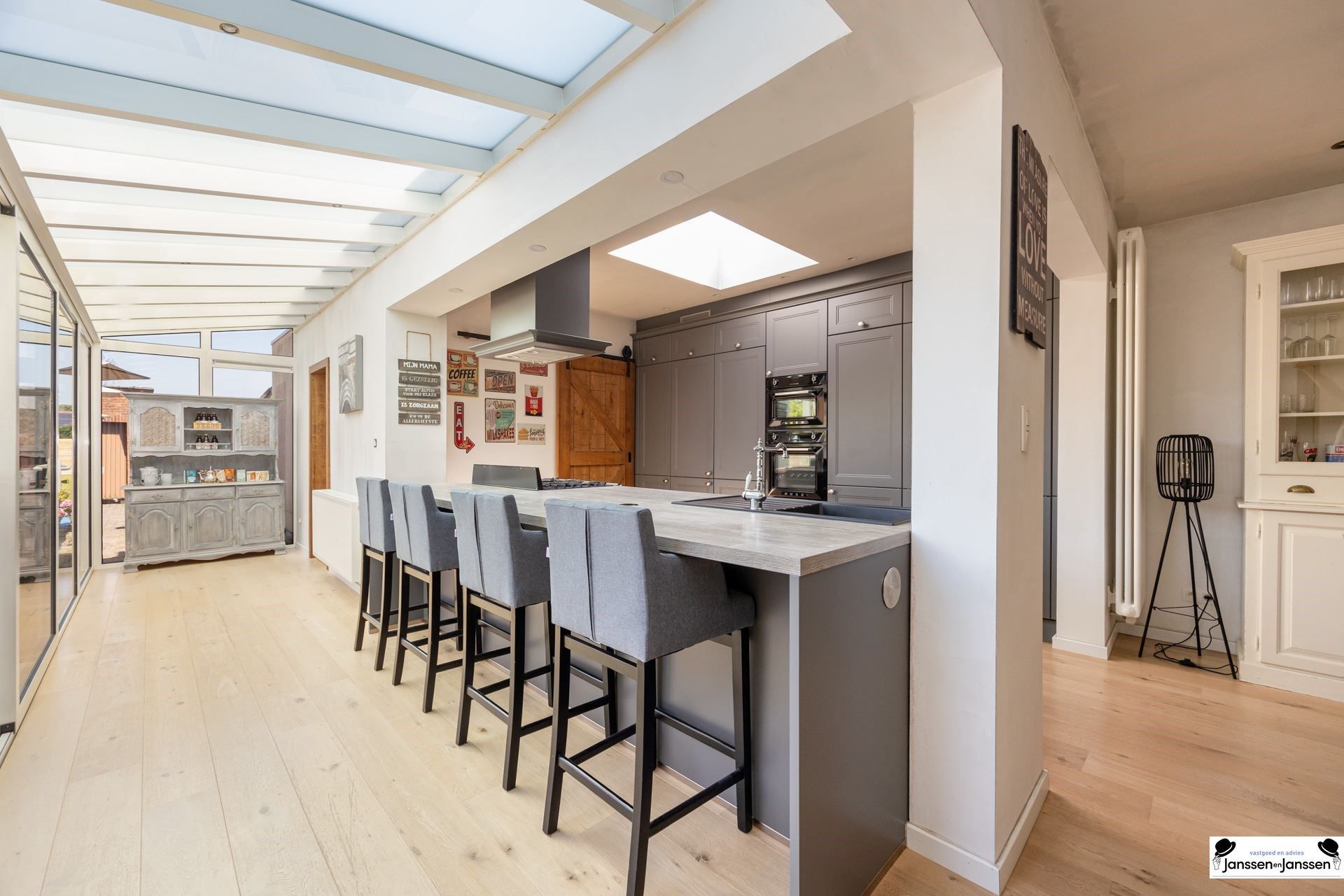 Charmante Woning met Historische Charme in Kapellen foto 9