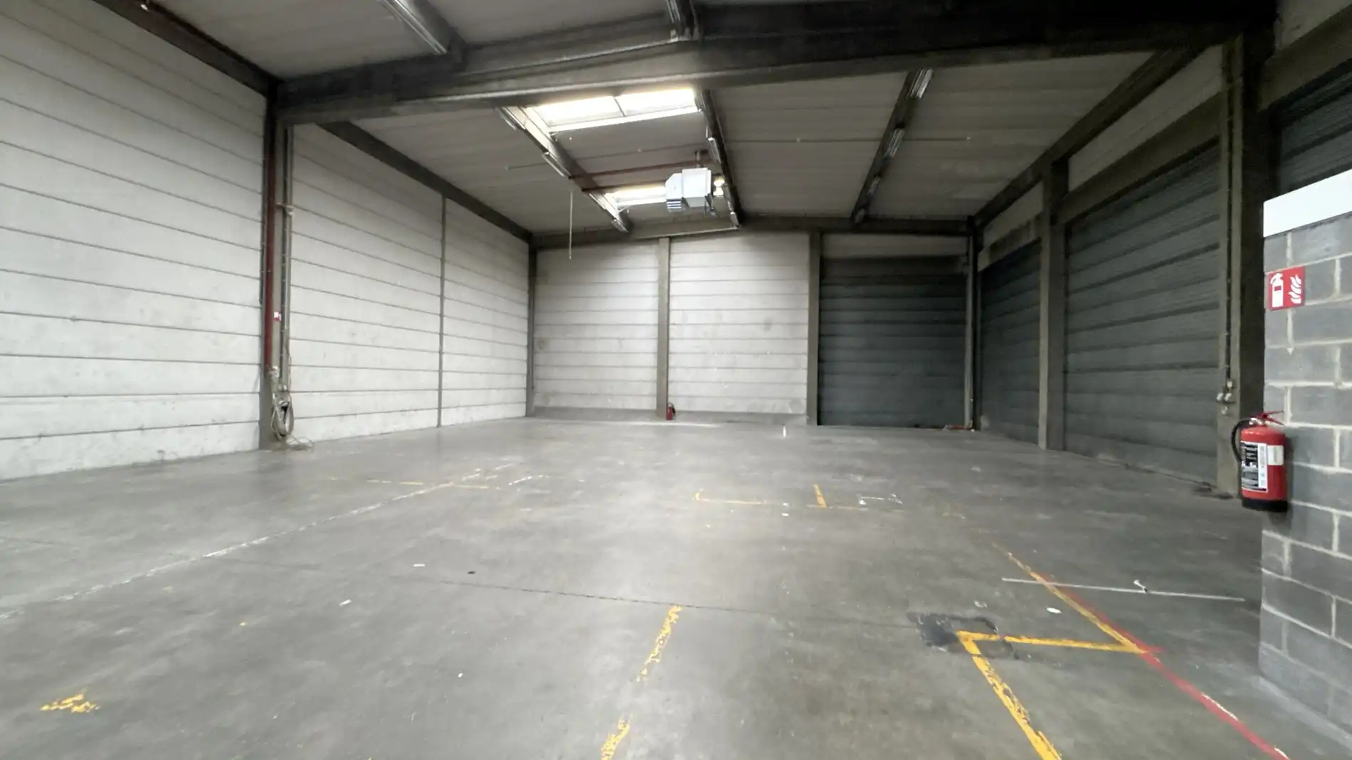 Magazijn met bureel te huur te Kontich foto 7