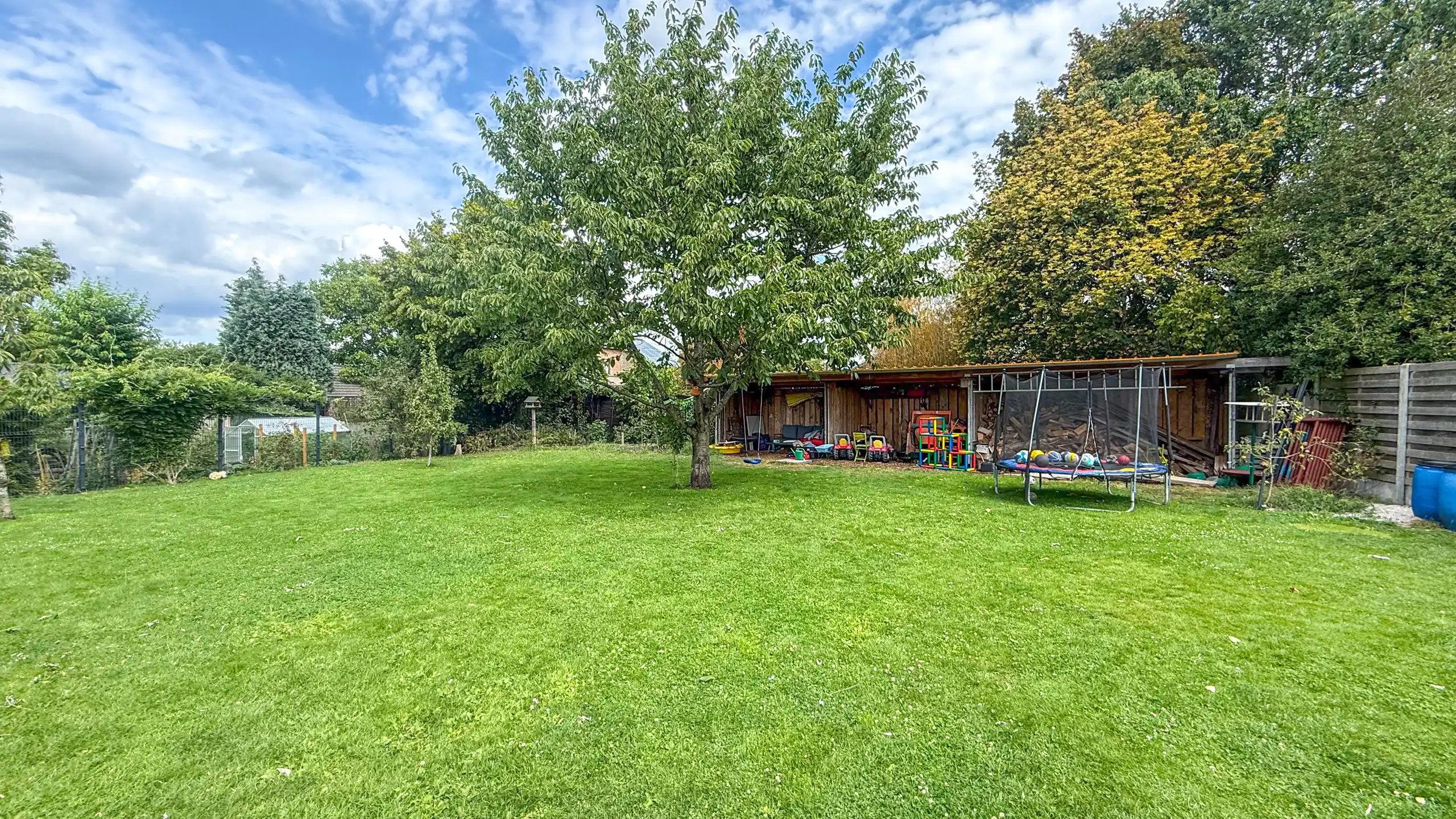 Instapklare woning op 9,8 are met prachtige tuin! foto 43