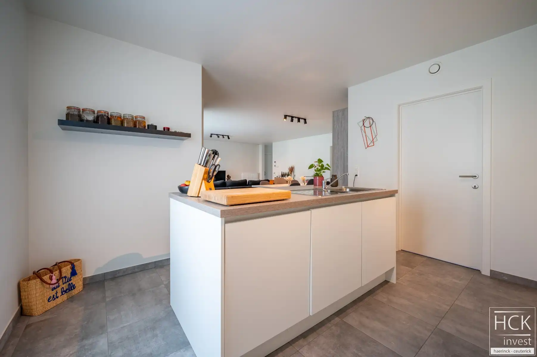 KRUISHOUTEM - Zeer ruim app. met 2 SLP, 2 TERRASSEN én garagebox! foto 7