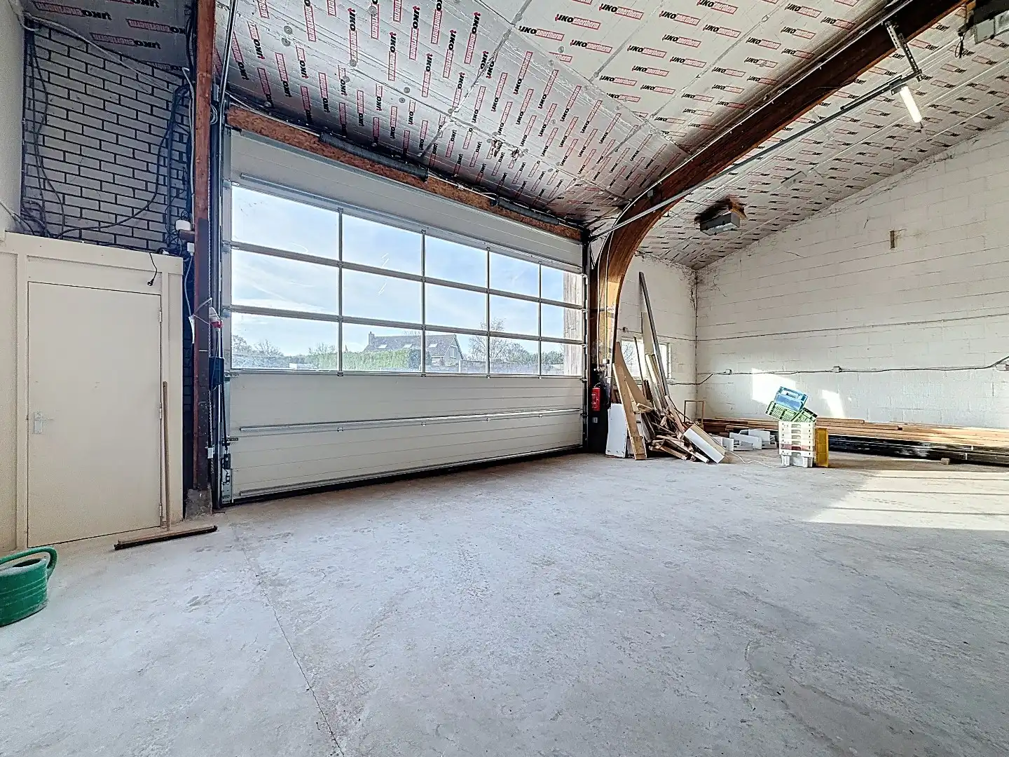 "Ruime hangar in Retranchement biedt talloze mogelijkheden voor industrieel gebruik" foto 15