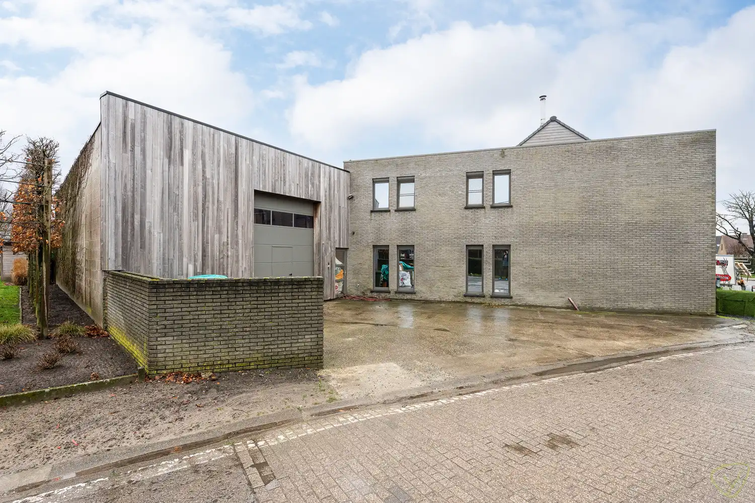 Ruime woning langsheen de Nekke te Zomergem. foto 24