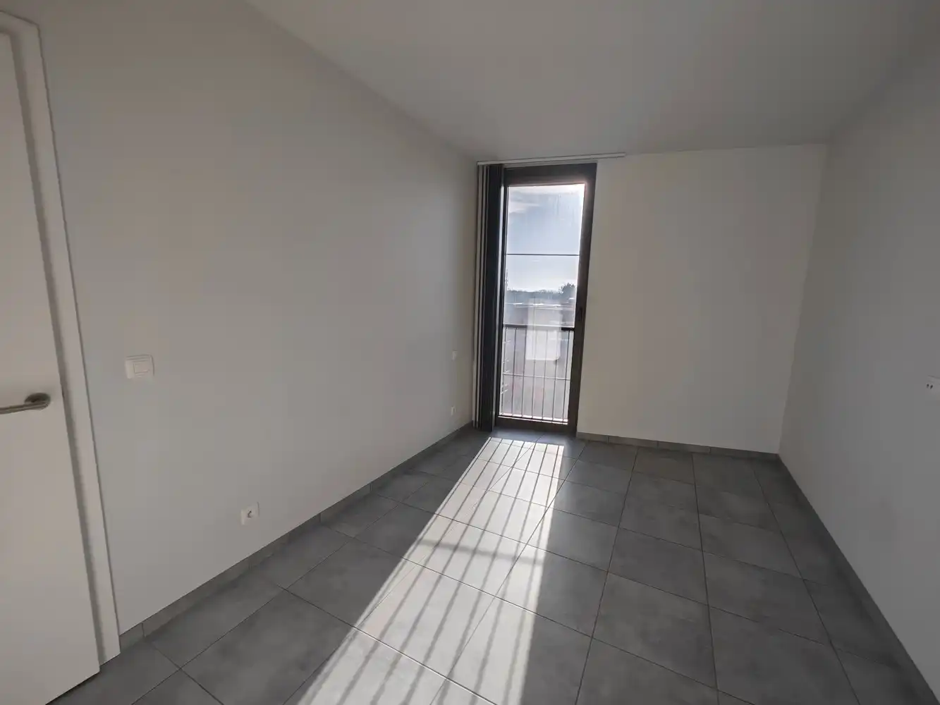 PRACHTIG PENTHOUSE MET 3 SLPKS, ONDERGR. PARKEERPL. EN KELDERBERGING IN HET CENTRUM foto 21