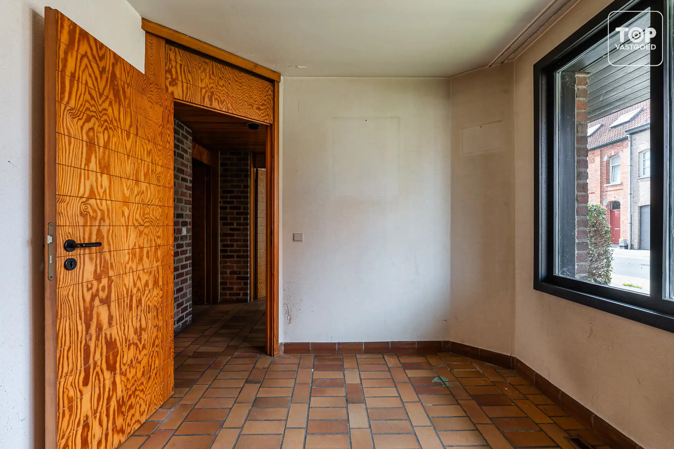 Architecturale woning met 4 slaapkamers en dubbele garage foto 3