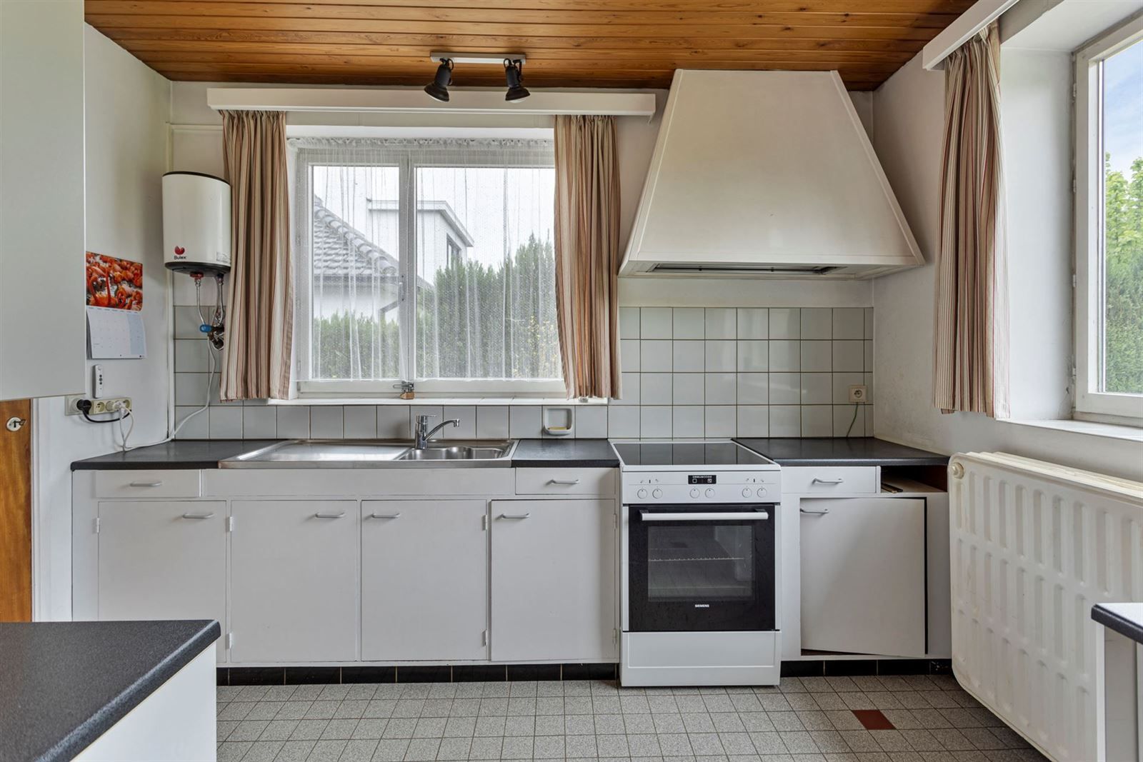 Bungalow met 4 ruime slaapkamers en mooie tuin  foto 11