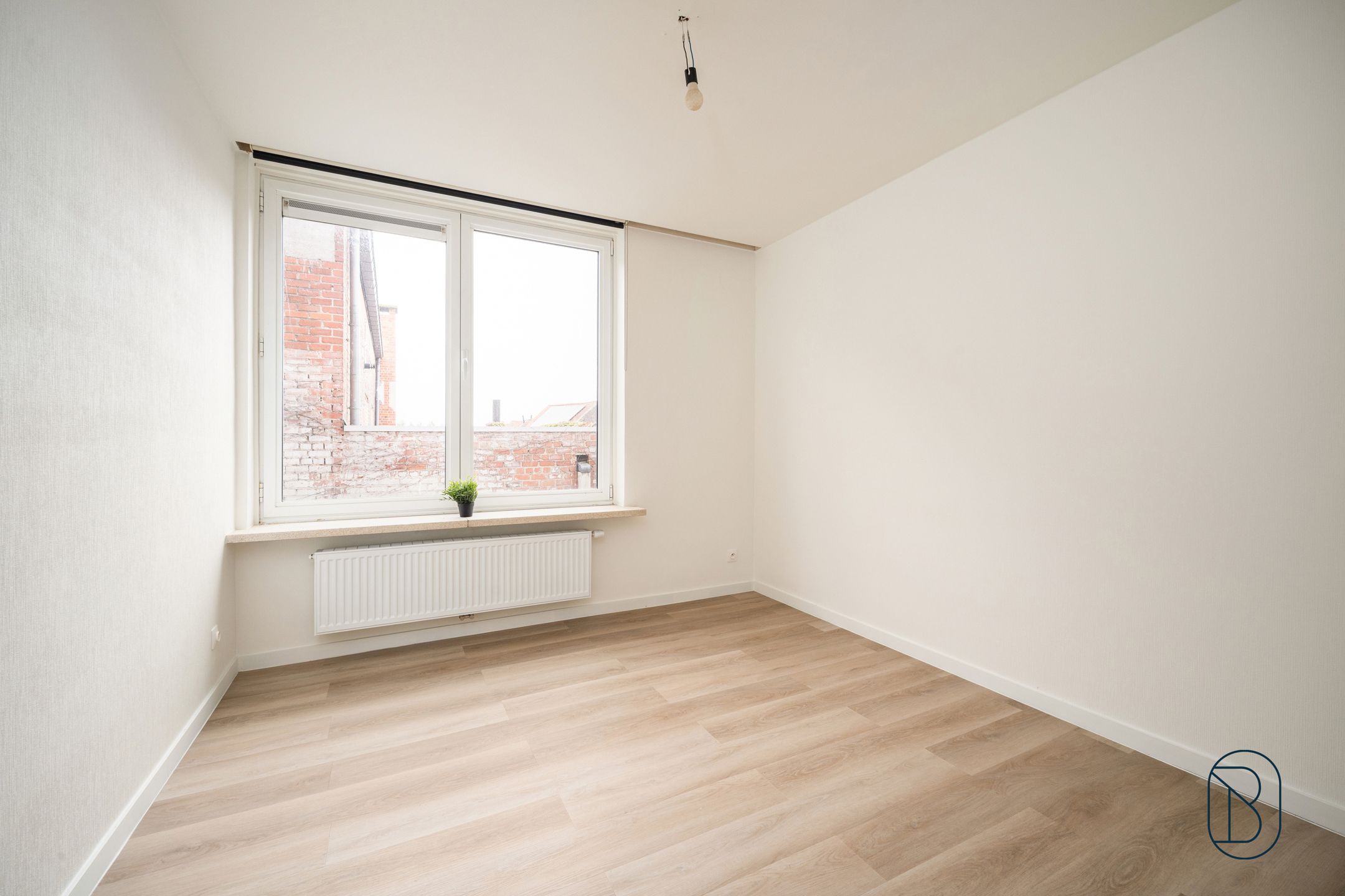 Volledig gerenoveerd appartement met 2 slk in Harelbeke foto 7