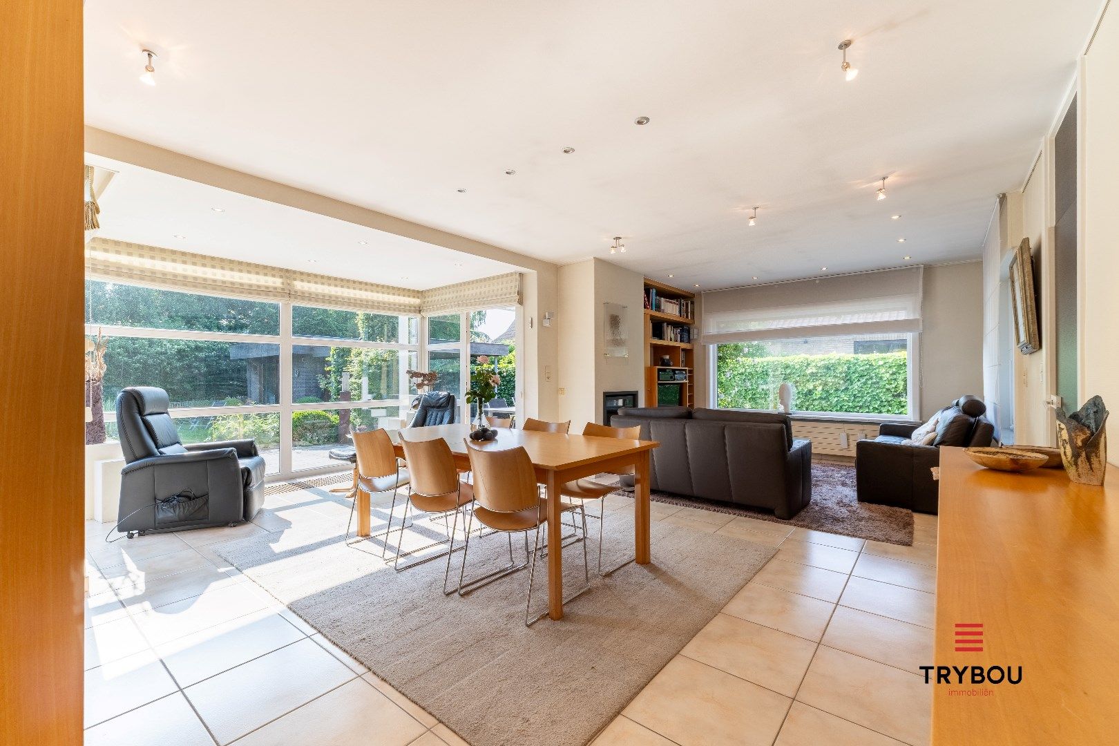 Unieke villa met atelier, aangelegde tuin en artistieke ziel foto 6