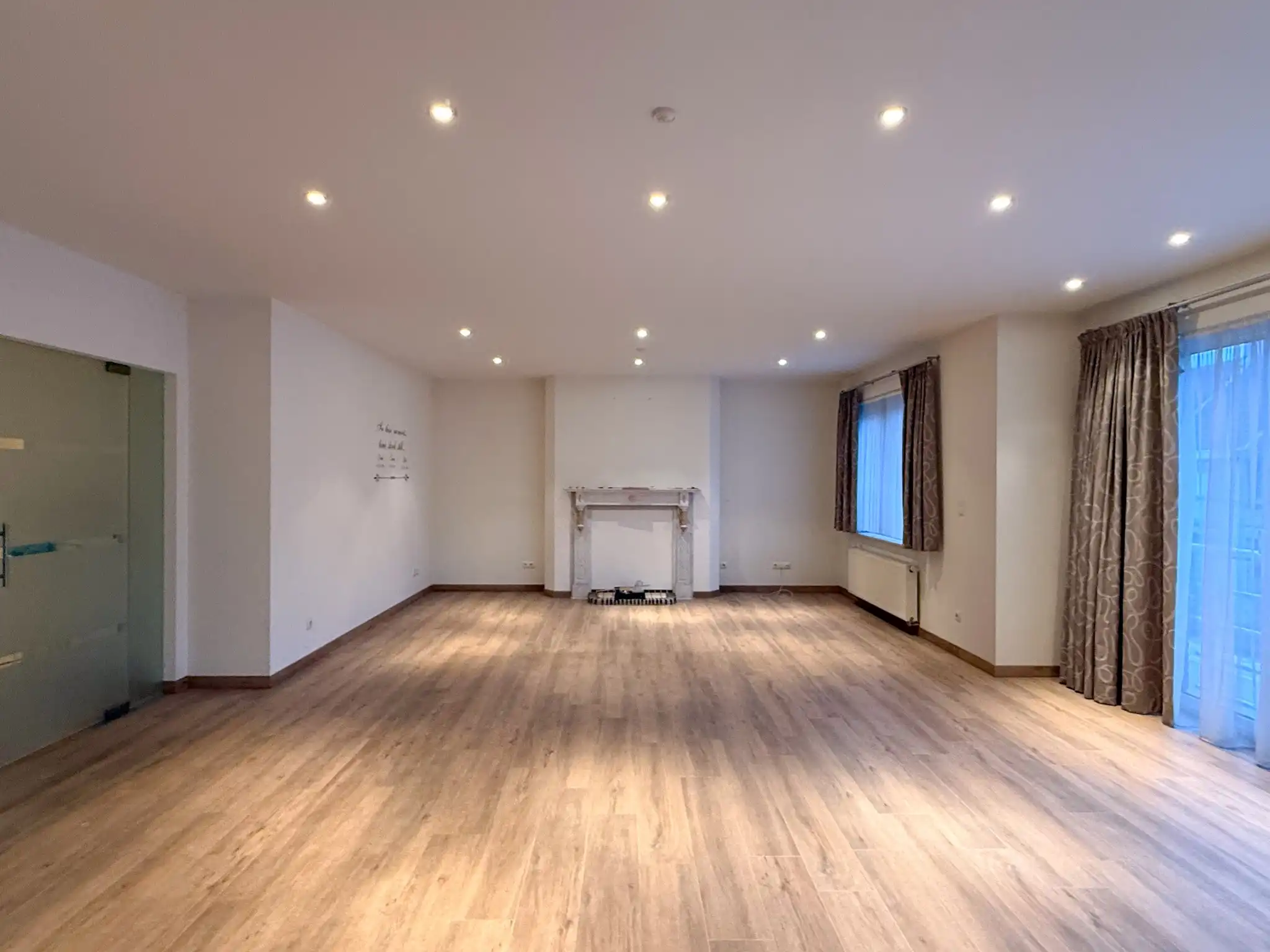 Appartement met twee slaapkamers en garage in het hartje van Beveren foto 3