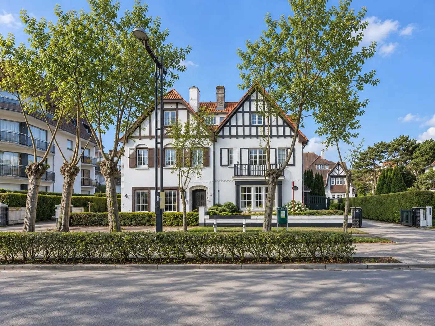 Charmante villa op een uitzonderlijke locatie in het Zoute, op 400m van het Albertplein en de zee foto 2