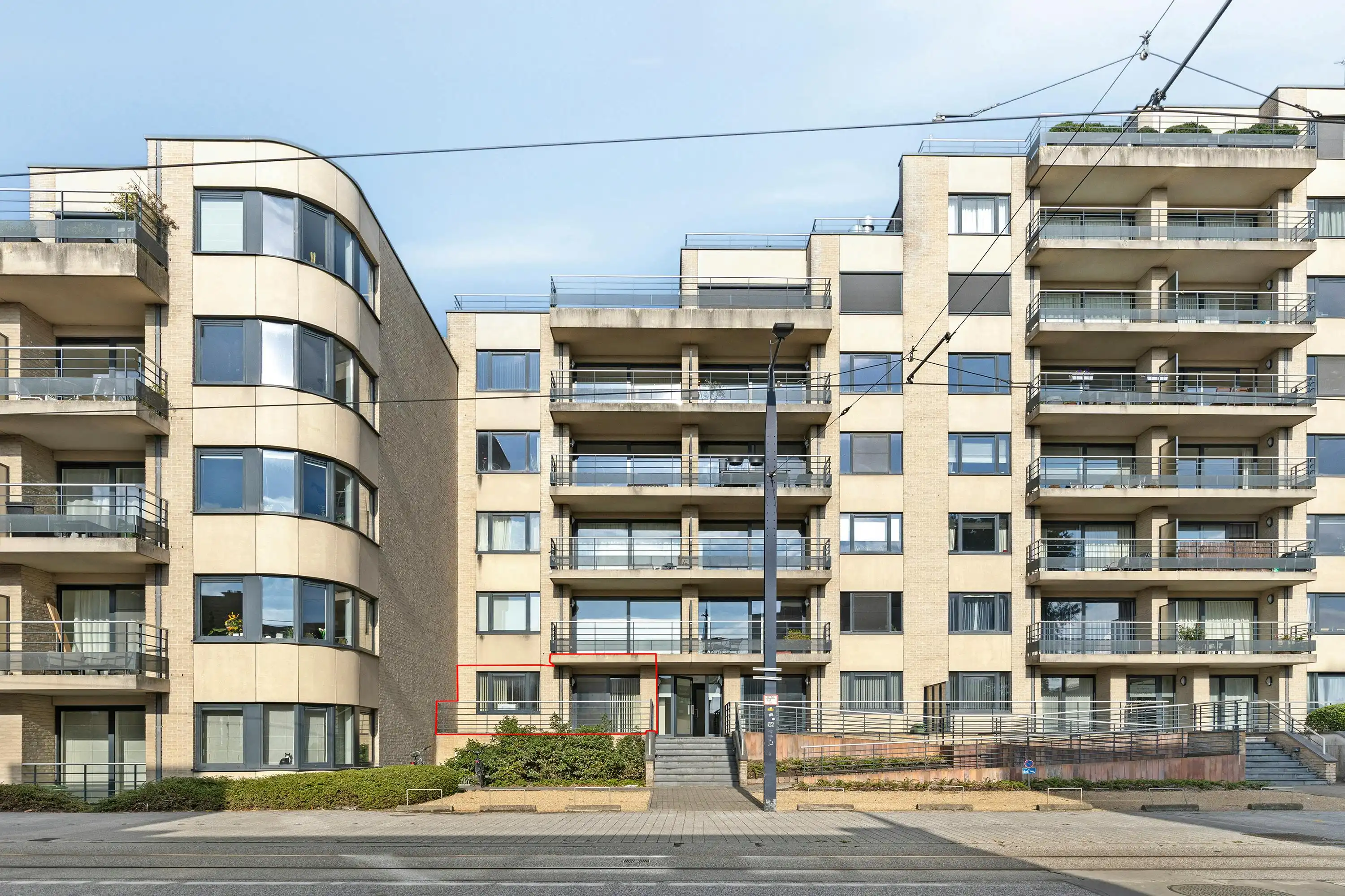Ruim appartement te koop nabij Sint-Pietersstation te Gent foto 2