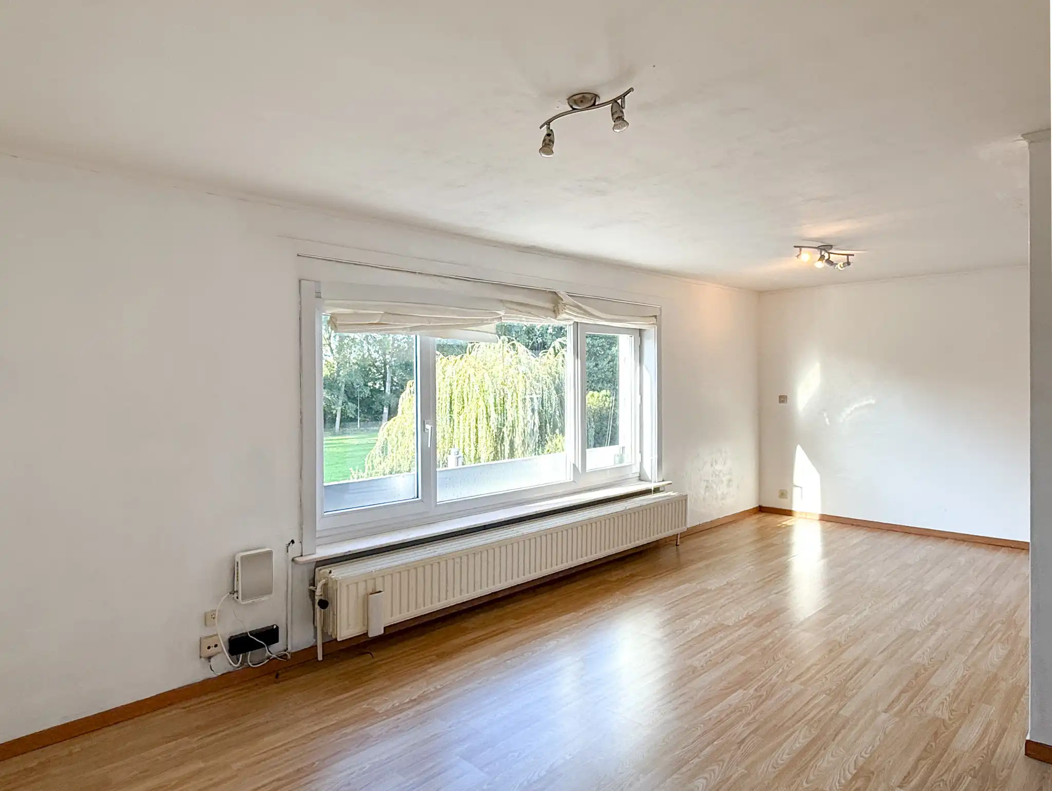 Dakappartement met twee slaapkamers en garagebox te huur in Kruibeke! foto 4