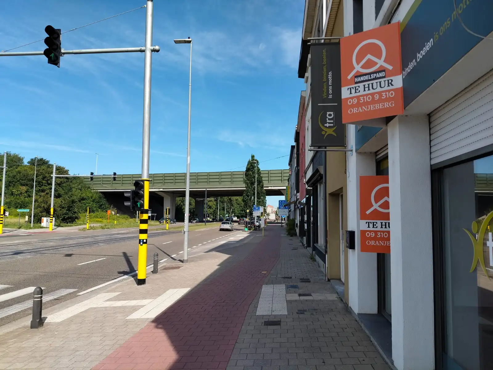 Instapklaar handel/kantoor ruimte met veel visibiliteit foto 4