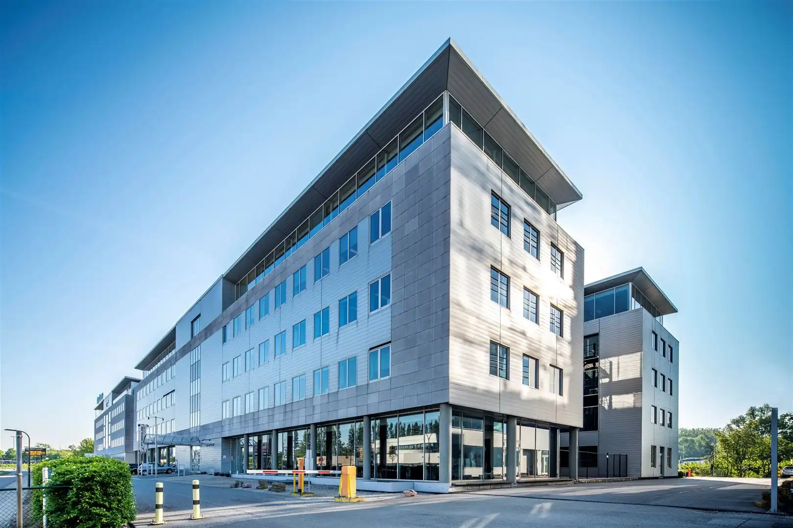 Kantoren te huur in Antwerp Ring Center foto {{pictureIndex}}