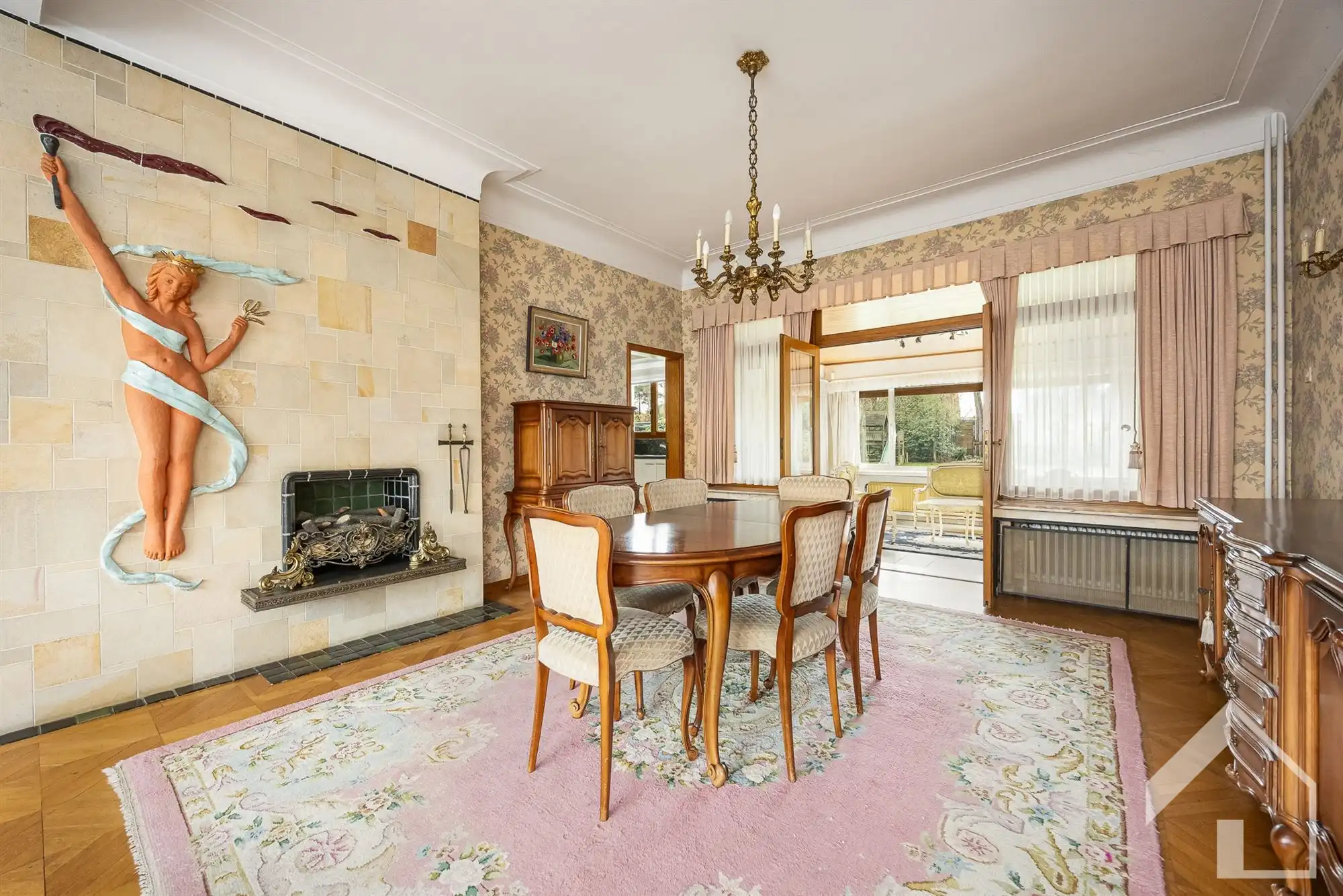 Te renoveren, karaktervolle villa in het centrum van Pulle foto 7