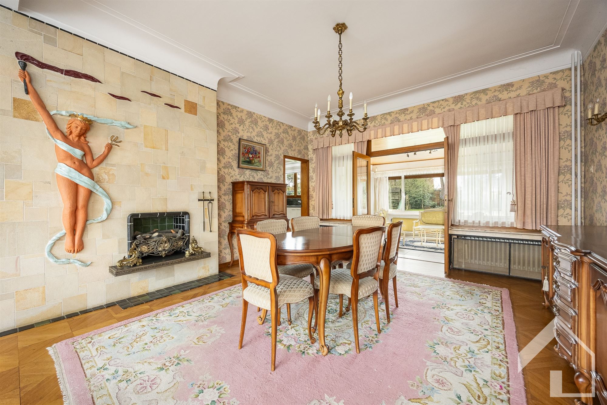 Te renoveren, karaktervolle villa in het centrum van Pulle foto 7