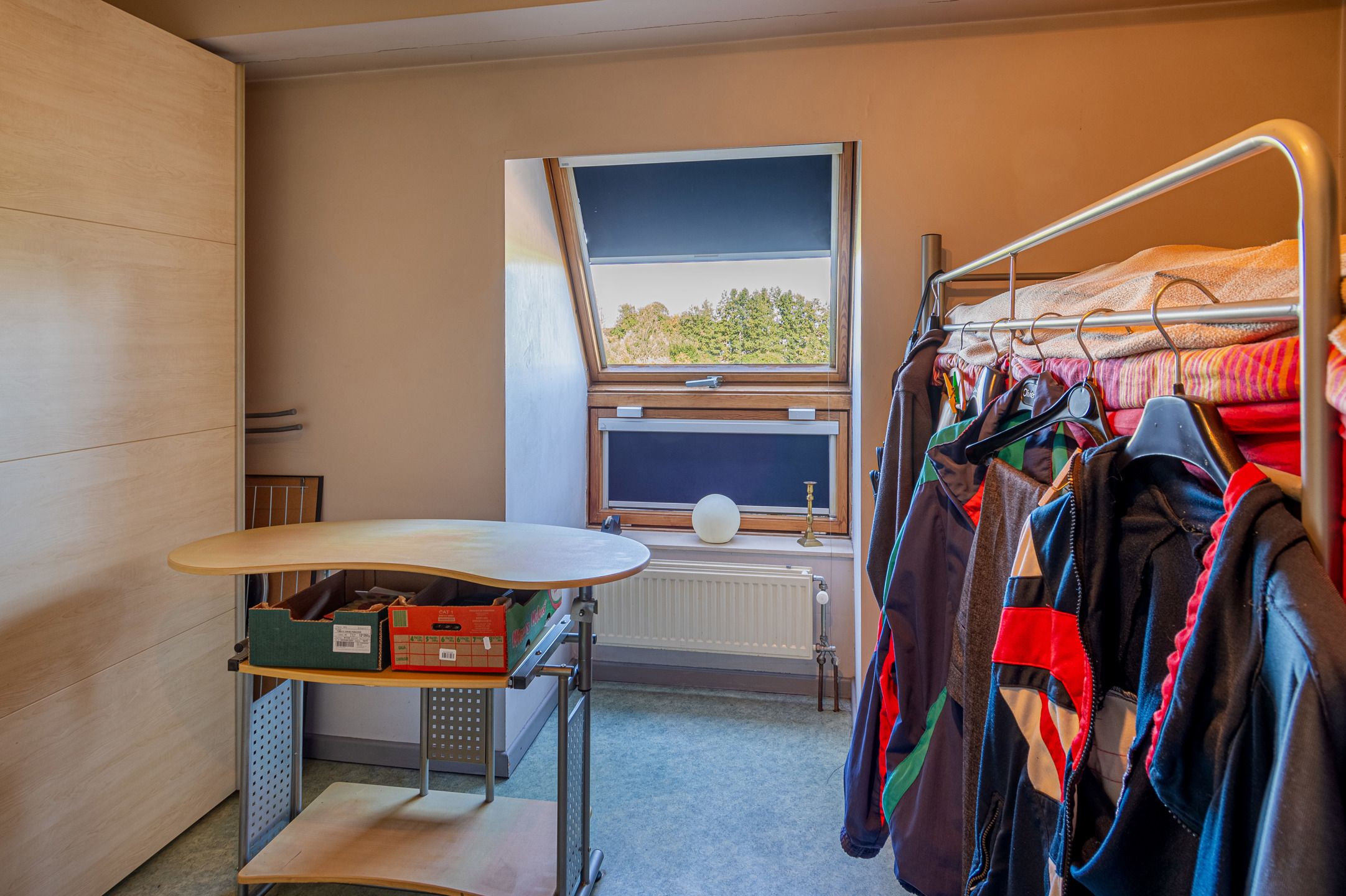 Ruim 3-slaapkamerappartement met garage foto 12